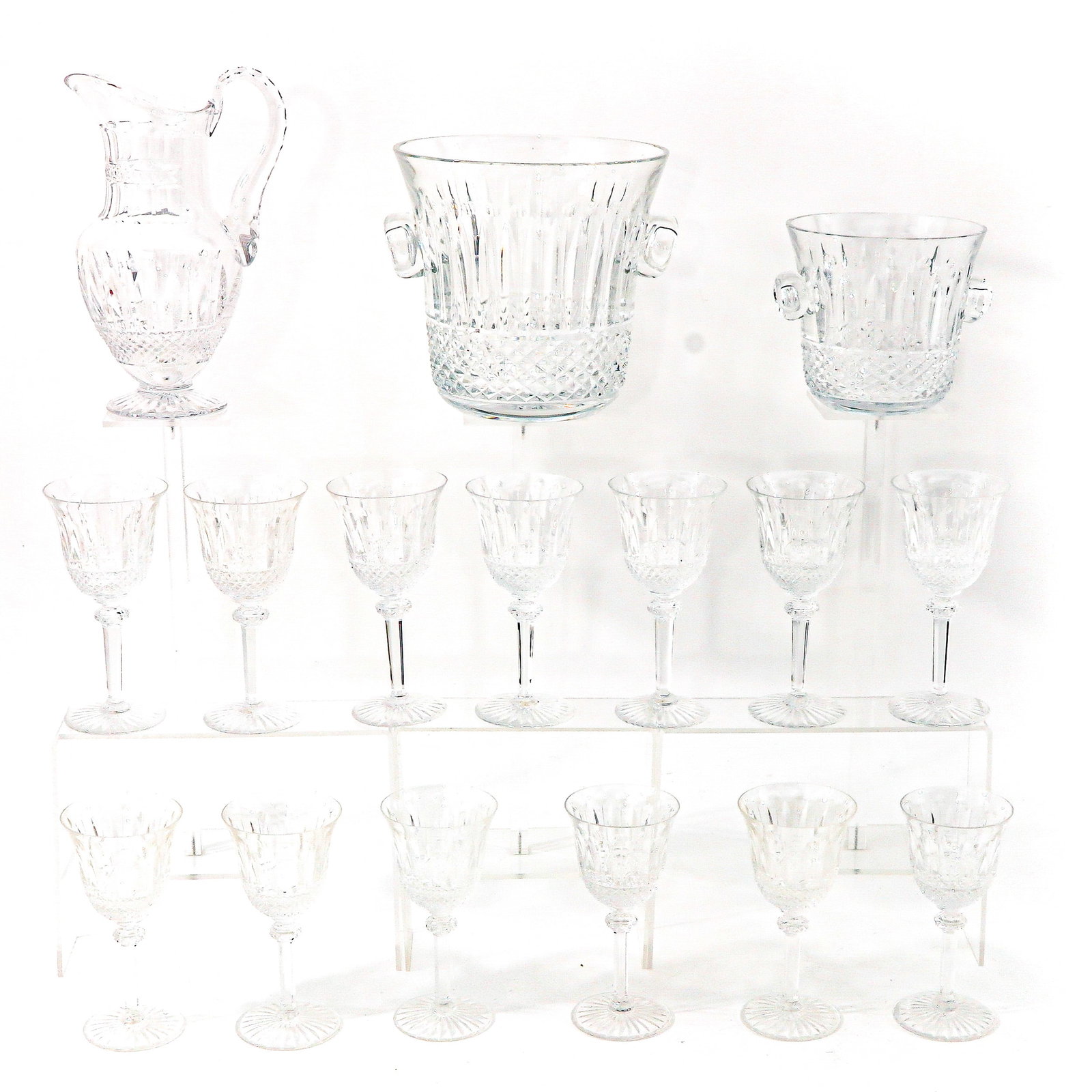 A Collection of Crystal: crystal, consisting of 13 wine glasses, 1 jug and 2 coolers, brand Saint Louis, Tommy decor, height jug 28 cm.