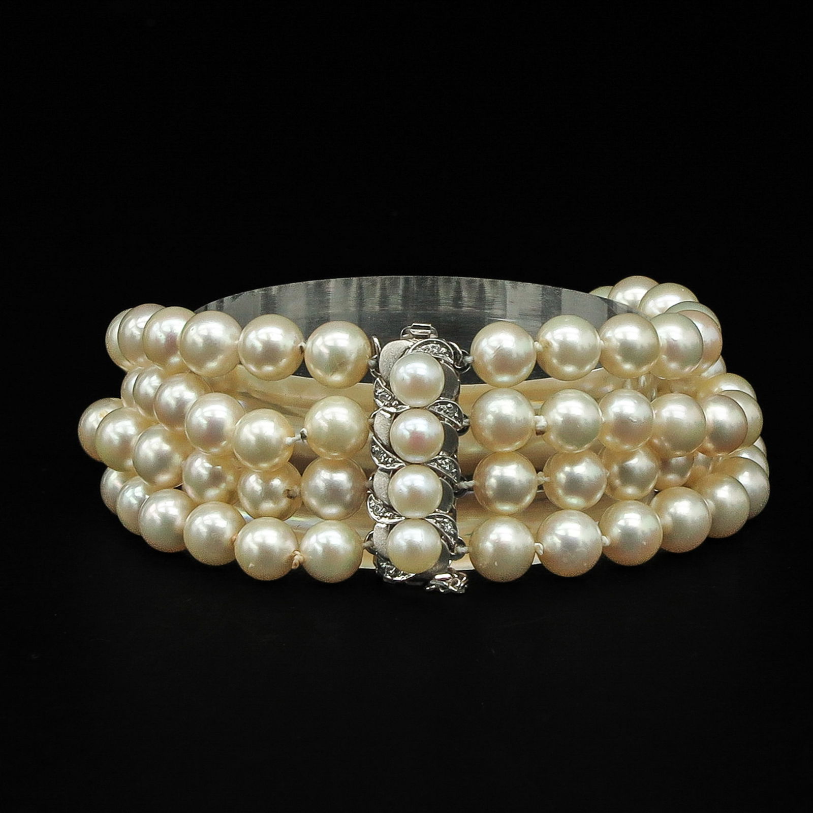 A 4 Strand Pearl Bracelet (1 of 4)
