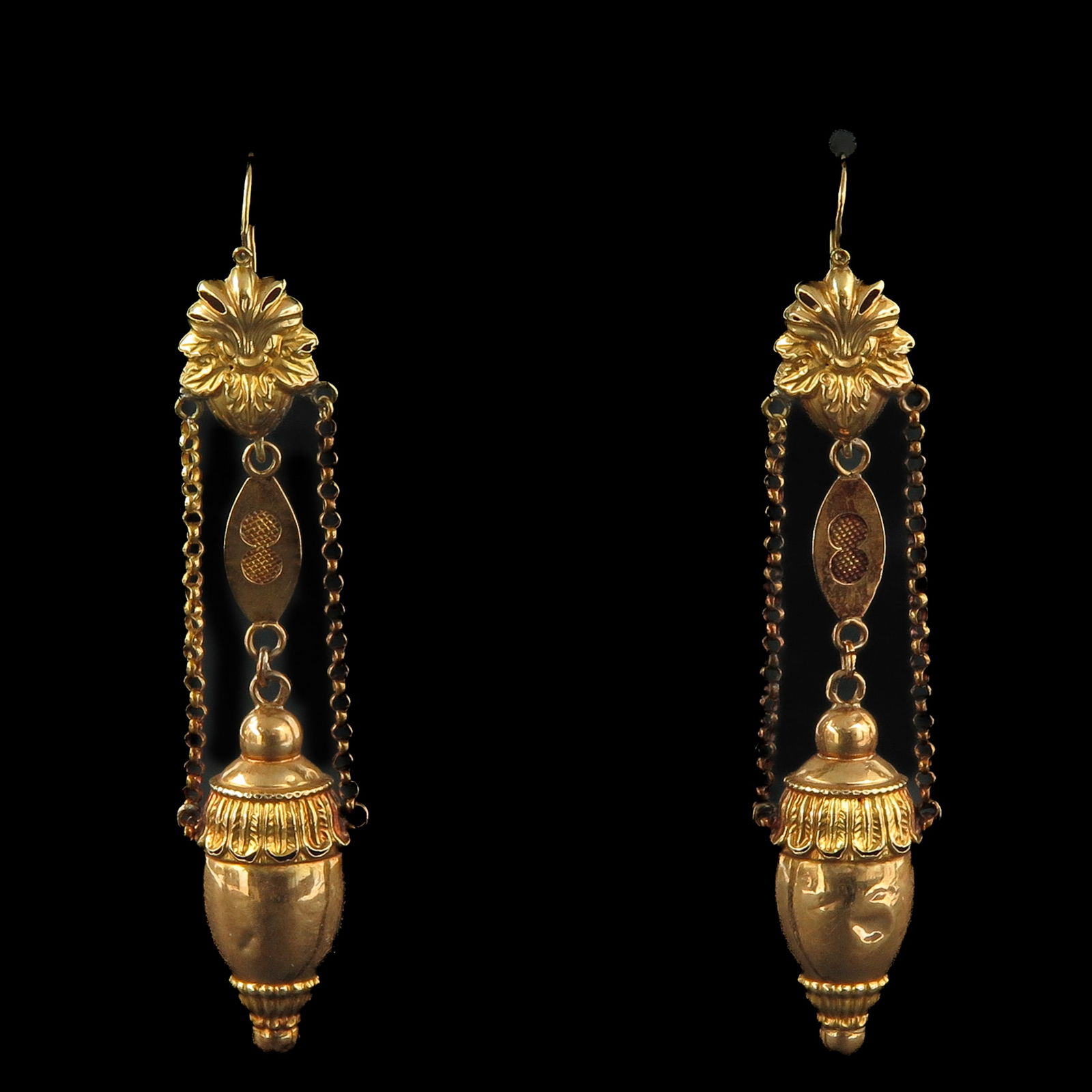 An Extremely Rare Pair of 14KG Eikelbellen from Hulst: Extremely rare, worn in Hulst, 14 KG, length 80 mm.