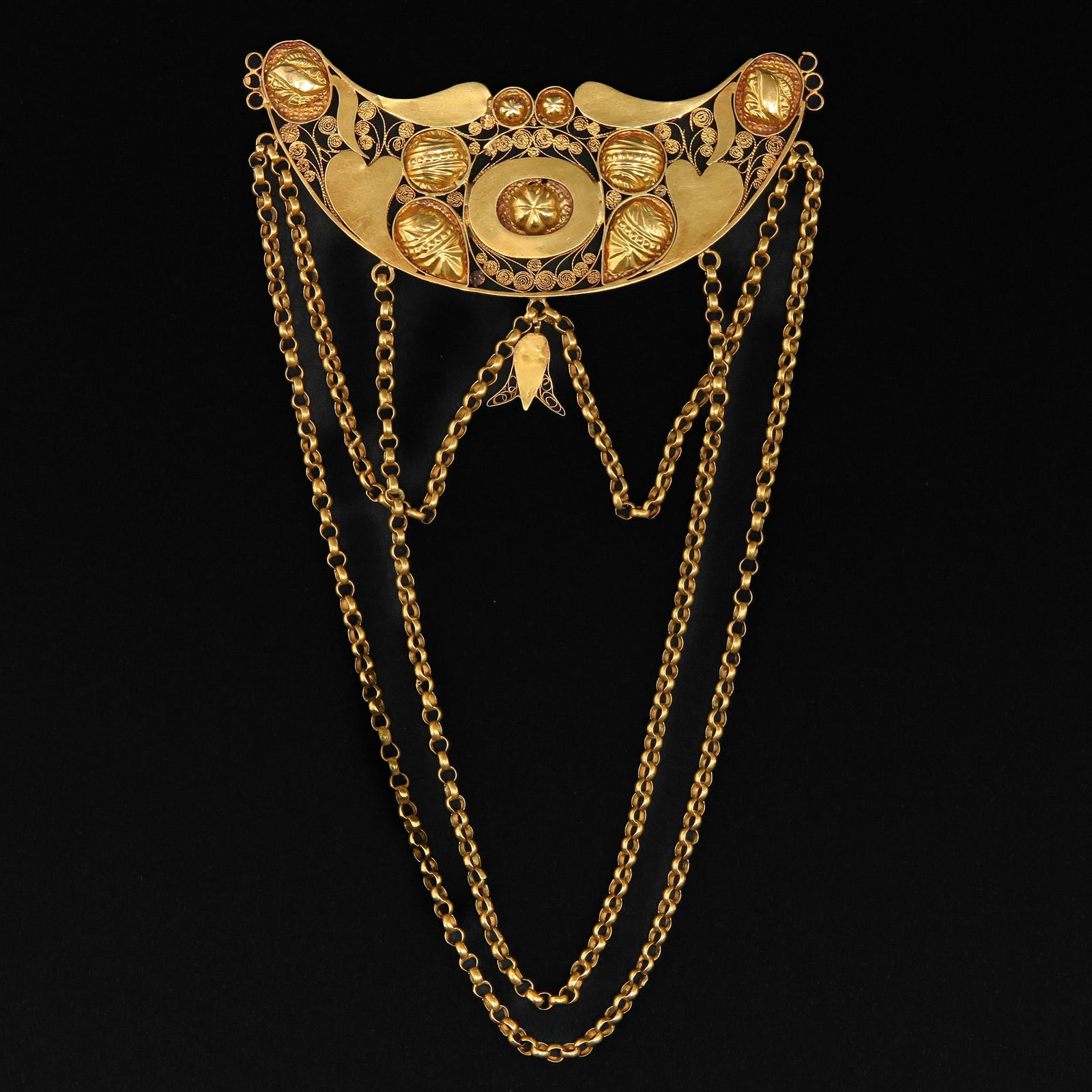 A 14KG Brooch (1 of 4)