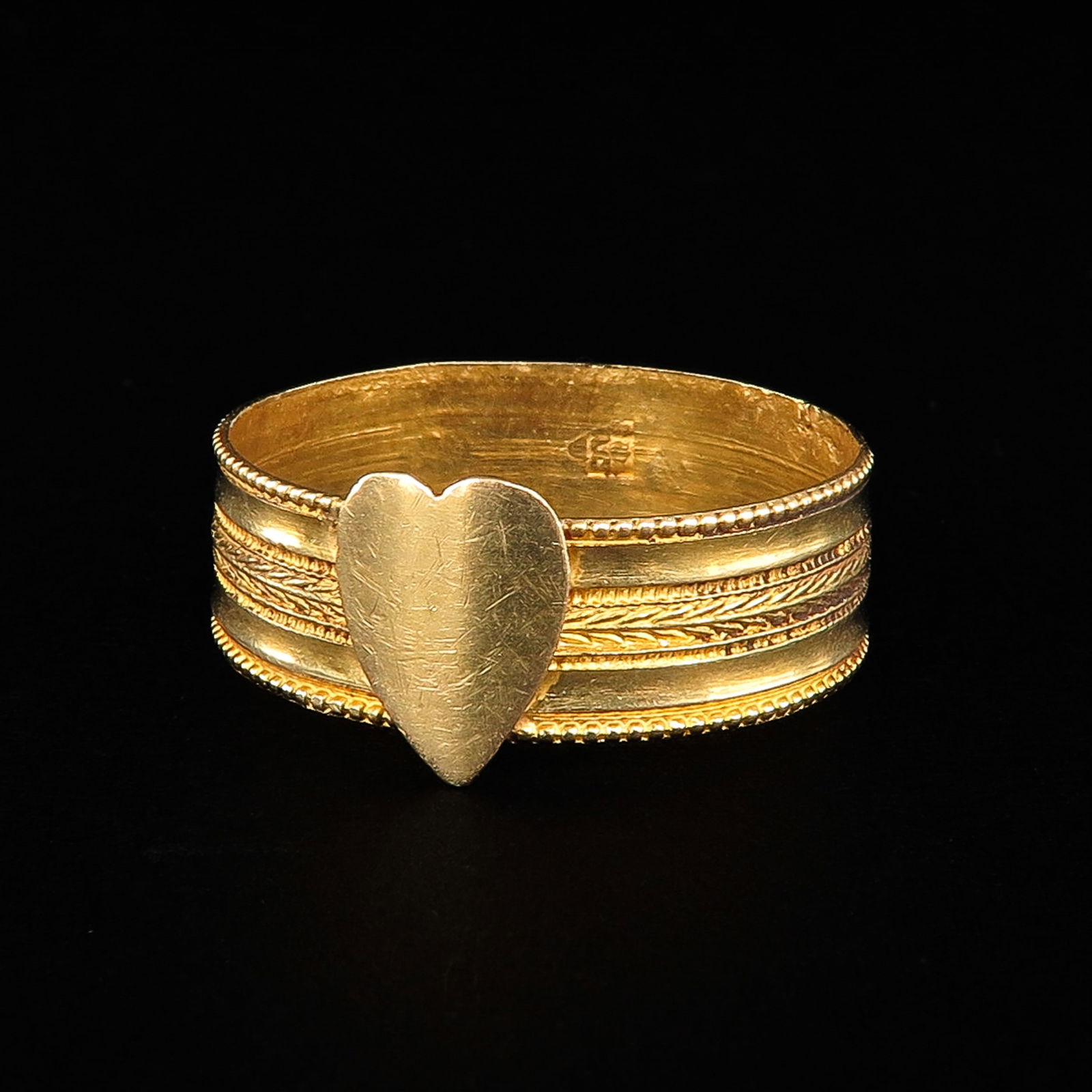 A 19th Century 18KG Ring (1 of 4)