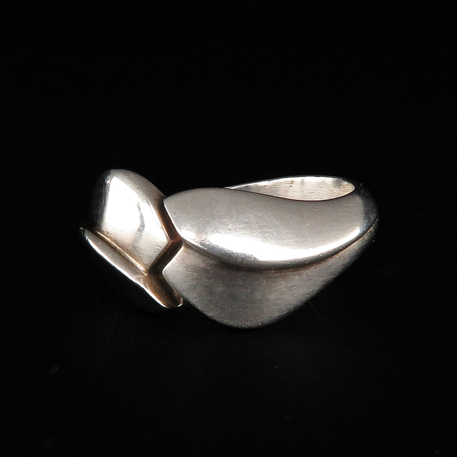 A Silver Georg Jensen Ring (1 of 5)