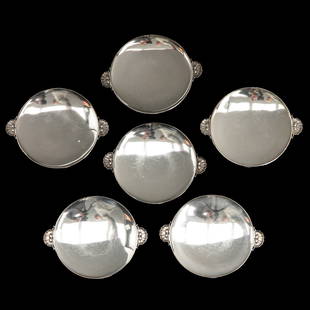 A Series of 6 Silver Georg Jensen Plates: 1st grade silver, Georg Jensen (1915 - 1930), model 355G, length 130 mm.