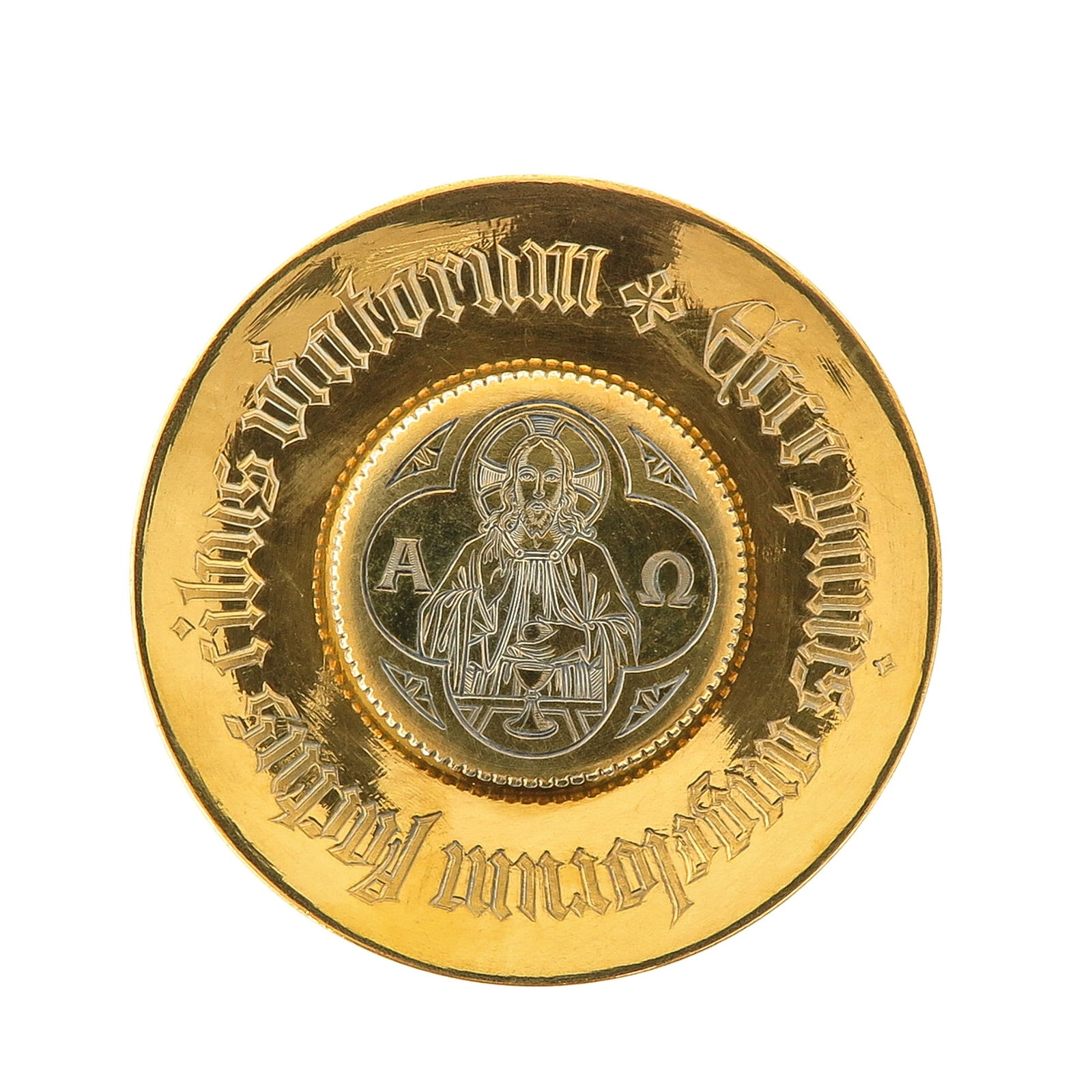 A Silver Hostidoos: Gold-plated silver, 800/1000, with engraving of Christ, diameter 9 cm.