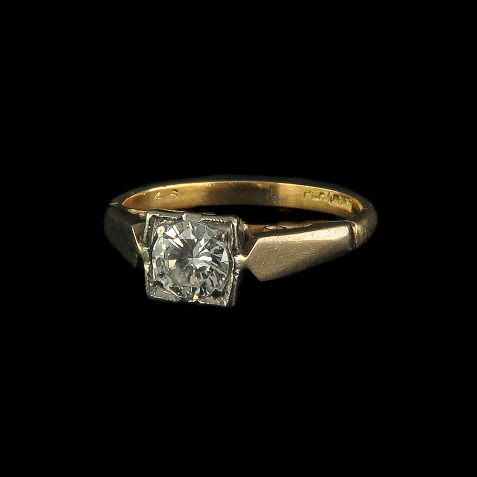 A Ladies Diamond Ring (1 of 4)