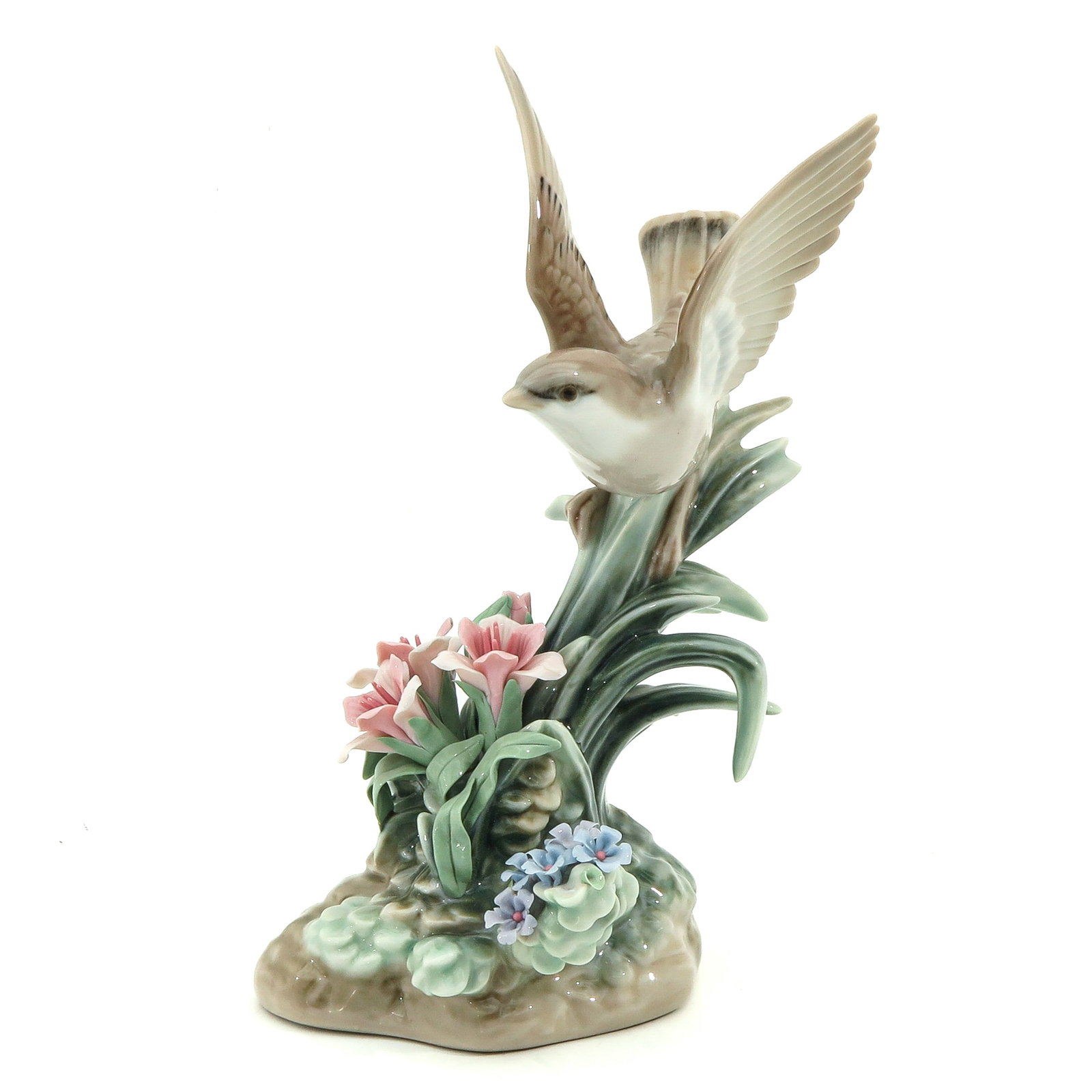 A Lladro Sculpture: Lladro, Ready to Fly, height 18 cm.