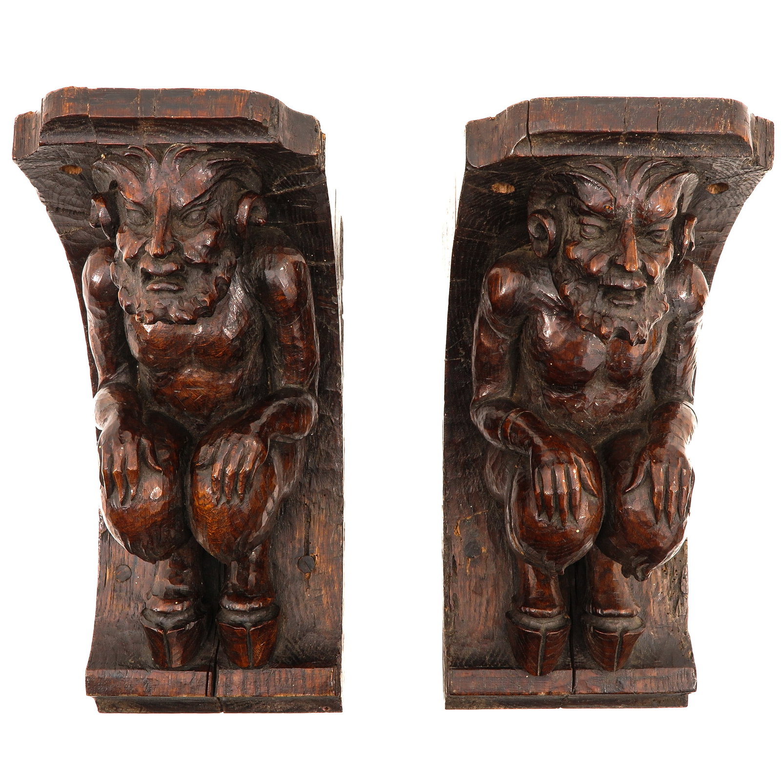 Wall appliques: carved oak wood, height 35 cm.