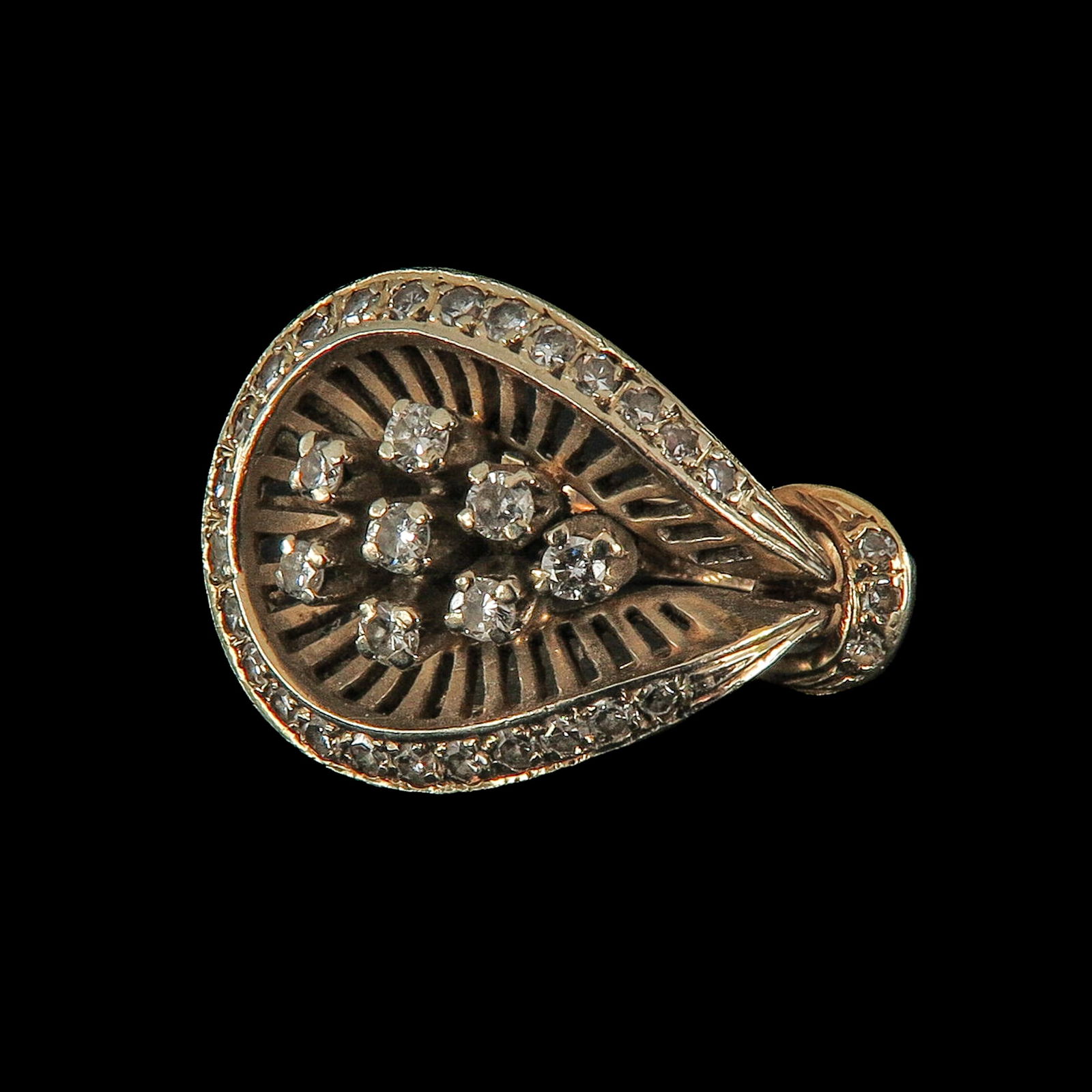 A Ladies 14KG Ring (1 of 4)