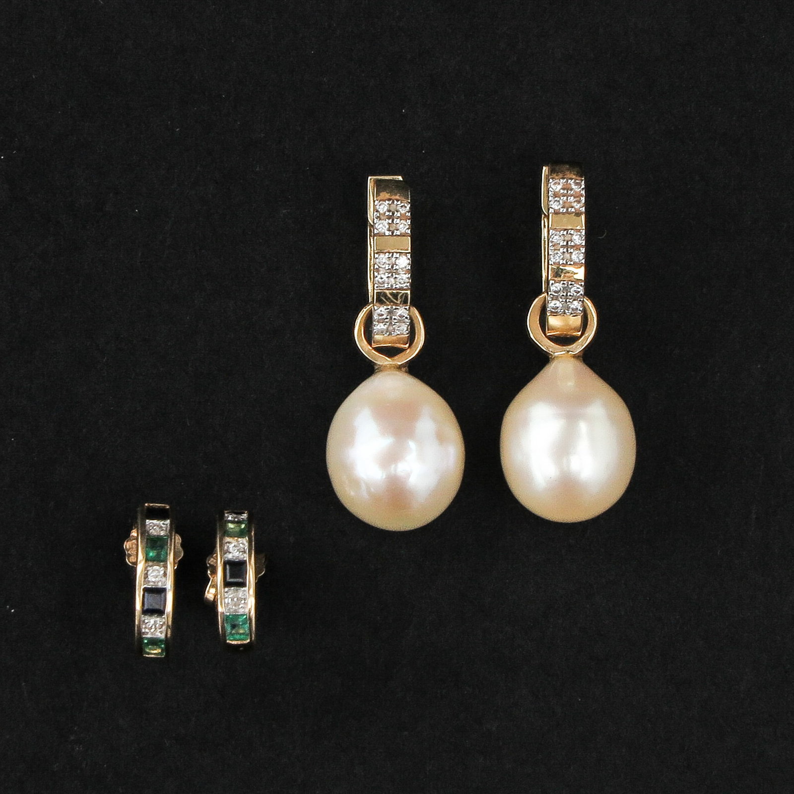 A Lot of 2 Pairs of Earrings: Including 14KG and diamonds