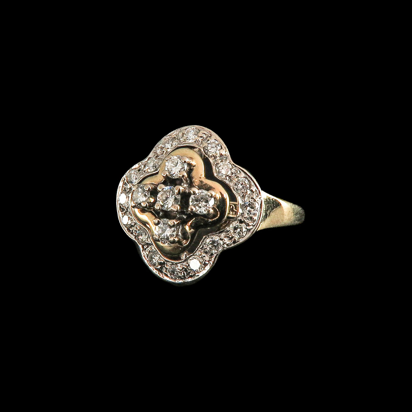 A Ladies 14KG Diamond Ring (1 of 4)