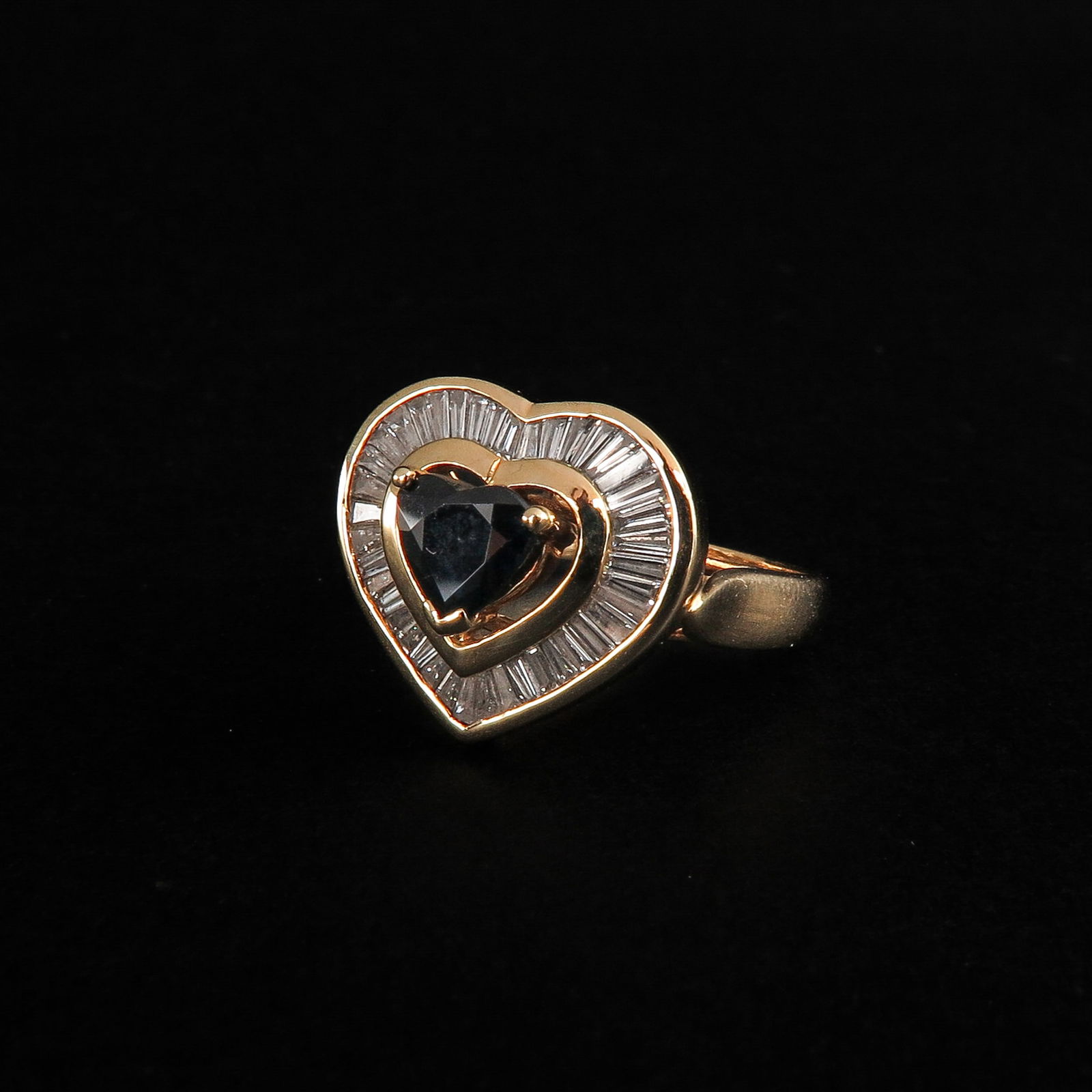 A Ladies 18KG Ring (1 of 4)