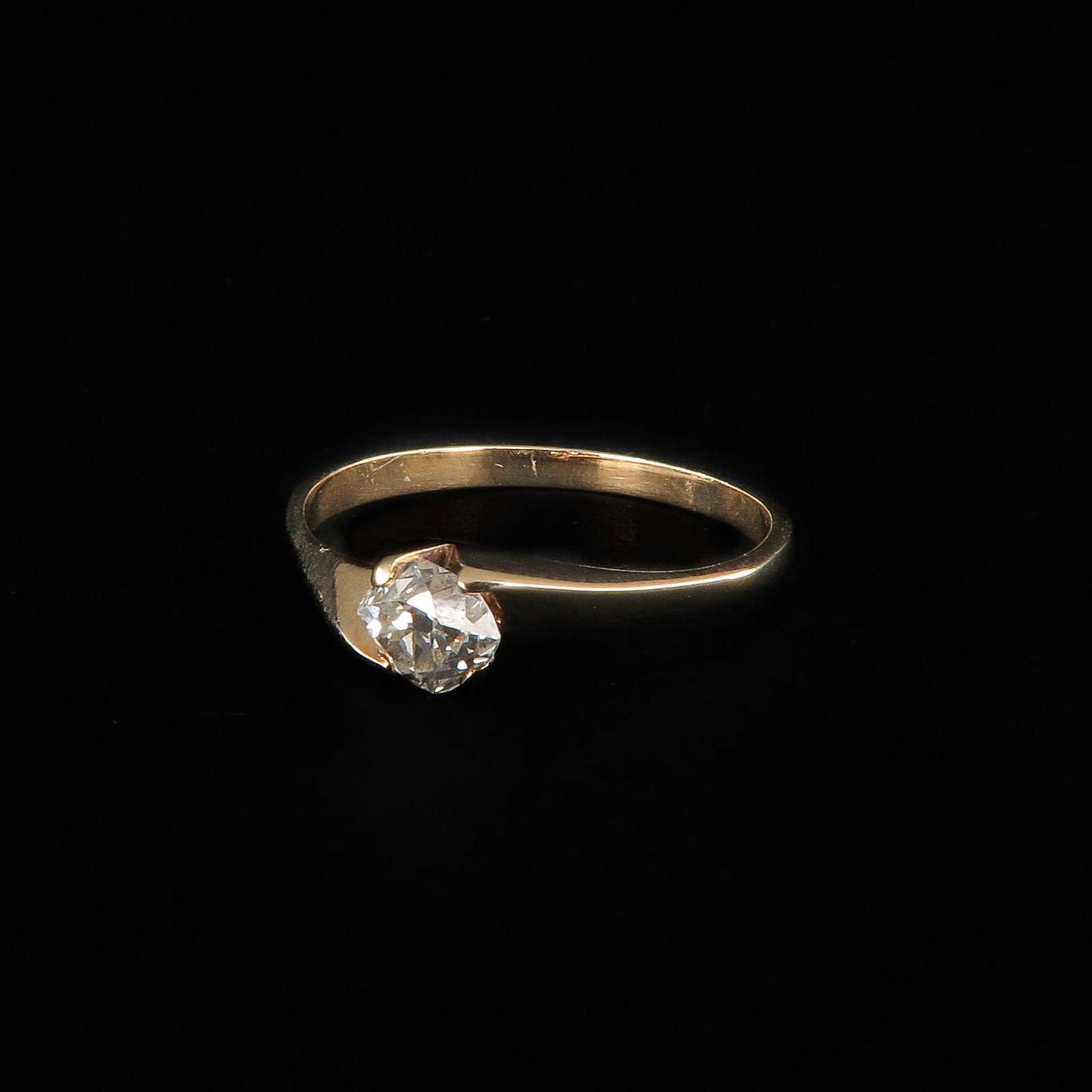 A Ladies Diamond Ring: Set with Bolshevik diamond, diameter 4.5 mm., ring size 18