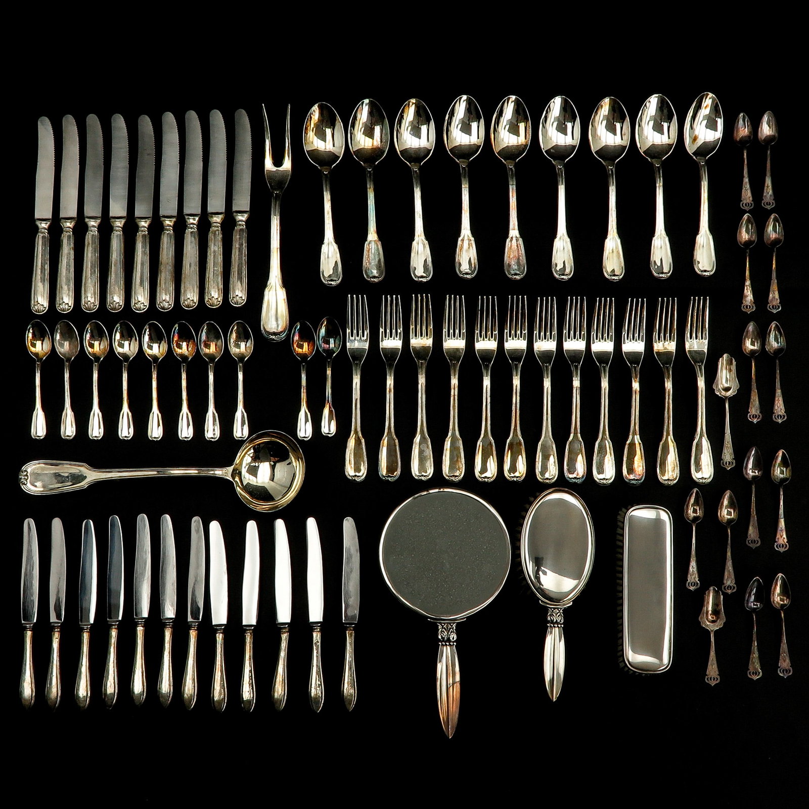 A Diverse Collection of Silver: Various silver, incl. cutlery in box and silver dresser set