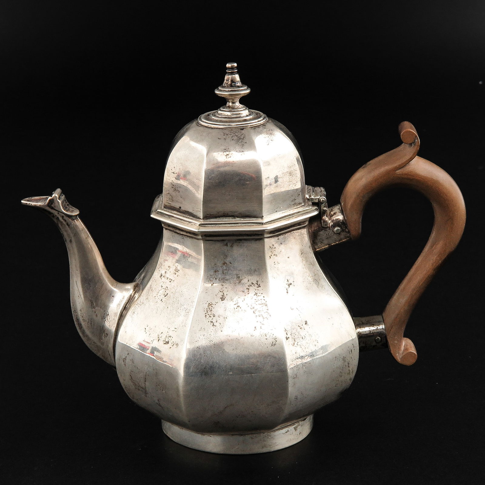 A Silver Teapot (1 of 8)