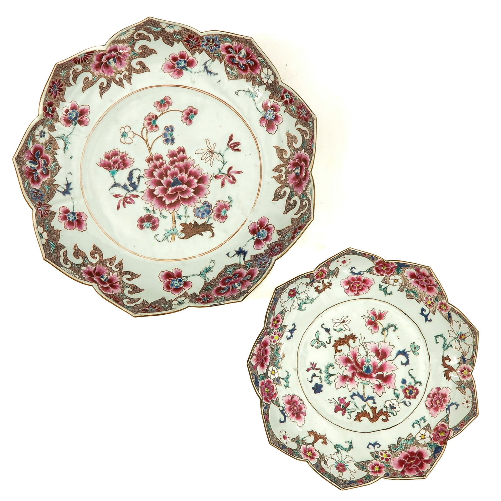 A Lot of 2 Famille Rose Lotus Plates (1 of 9)