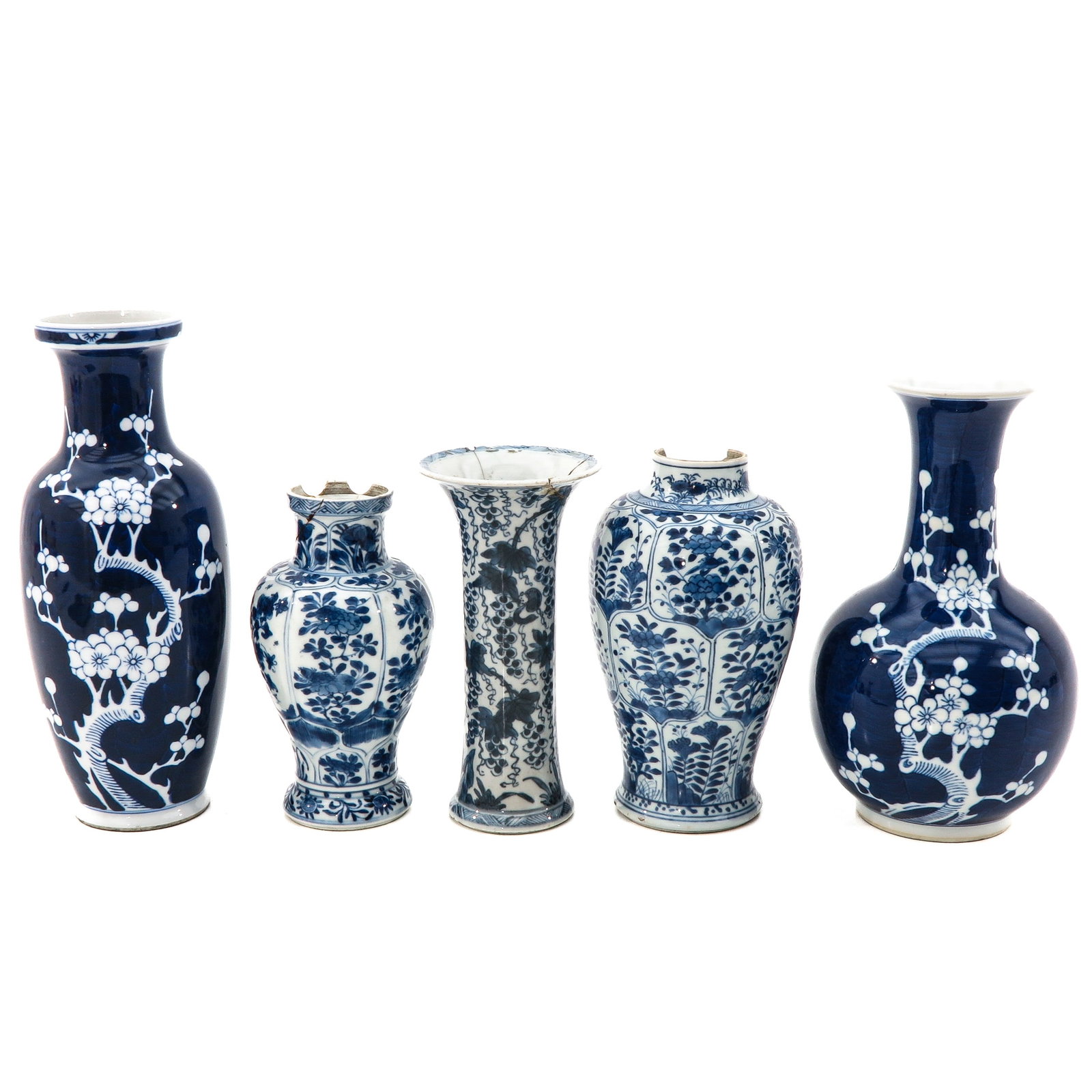 A Varied Collection of 5 Vases: In diverse decors and sizes, including 18th Century, tallest vase is 26 cm., in diverse conditions.