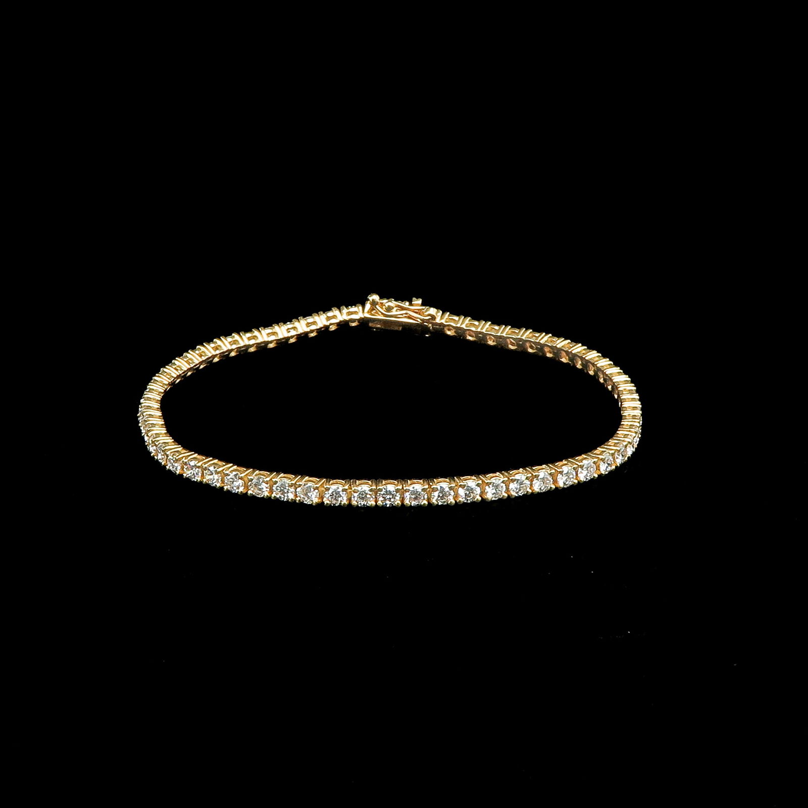 A Diamond Tennis Bracelet (1 of 3)