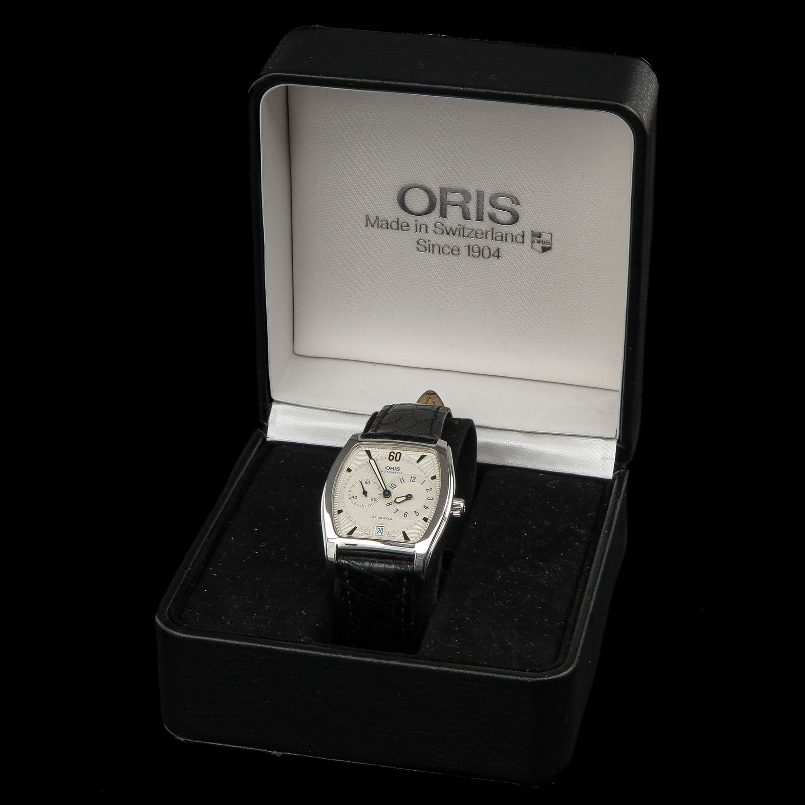 A Men's Watch: mark Oris, Regulator, Tonneau Classic, on leather strap, 33 x 40 mm., with original box