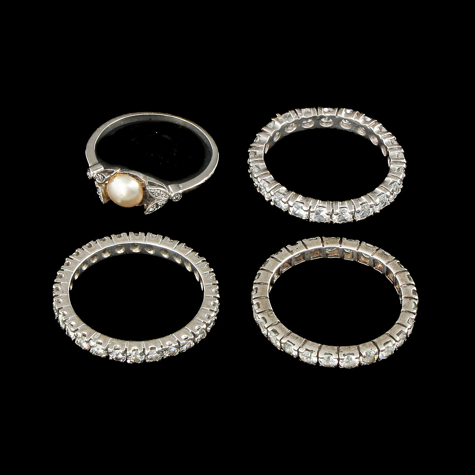 An Assortment of 4 Rings (1 of 9)