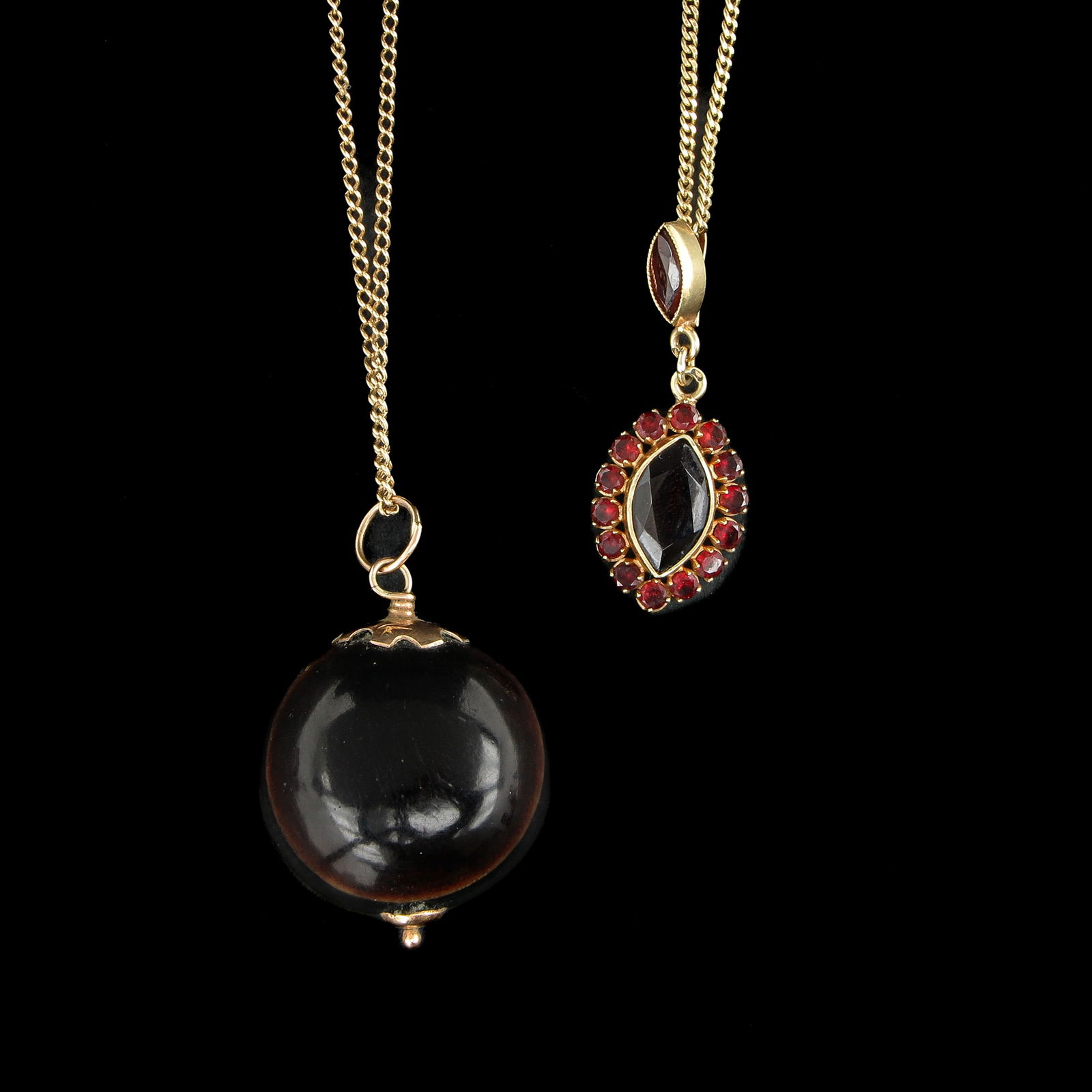 A Lot of 2 Necklaces (1 of 9)