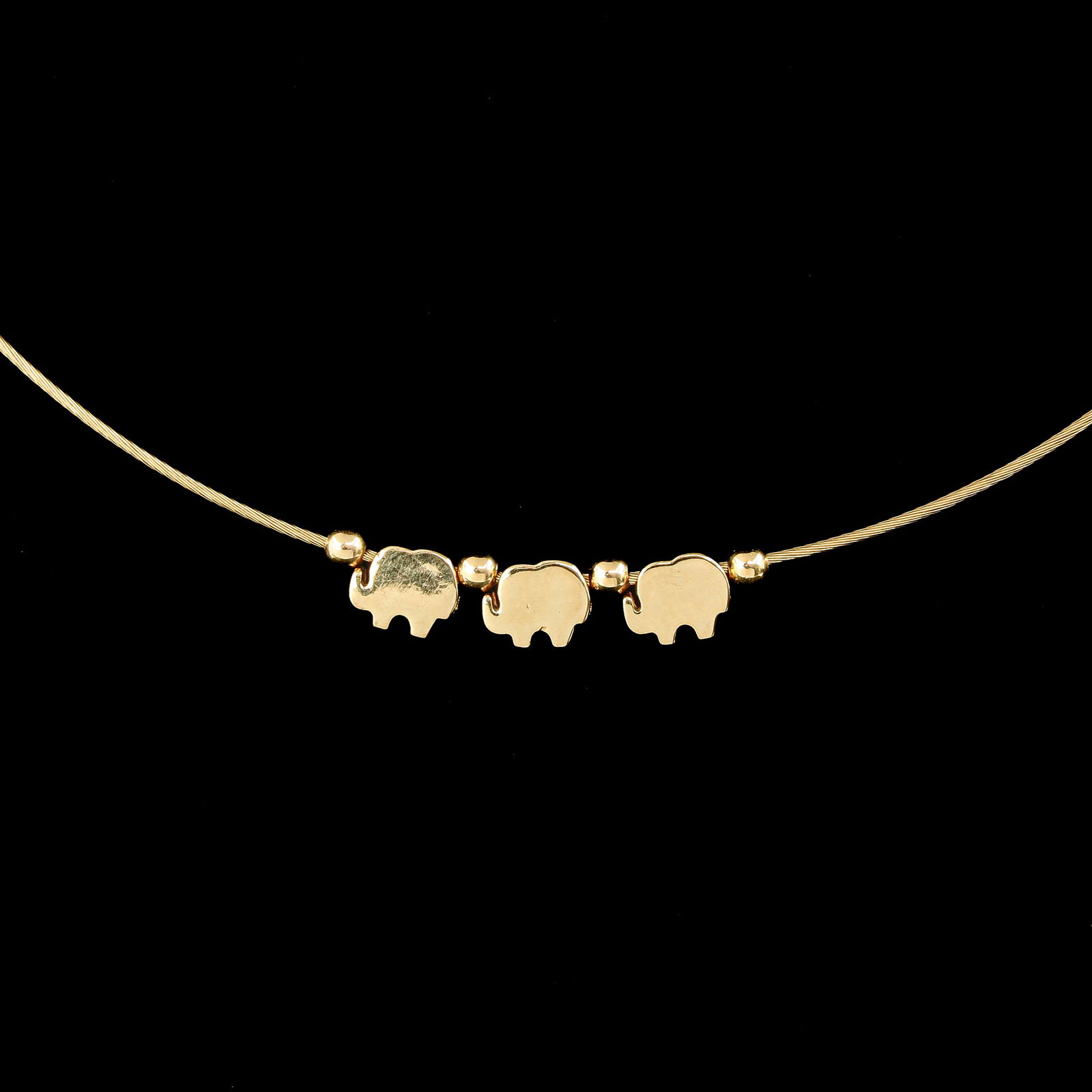 An 18KG Necklace (1 of 6)