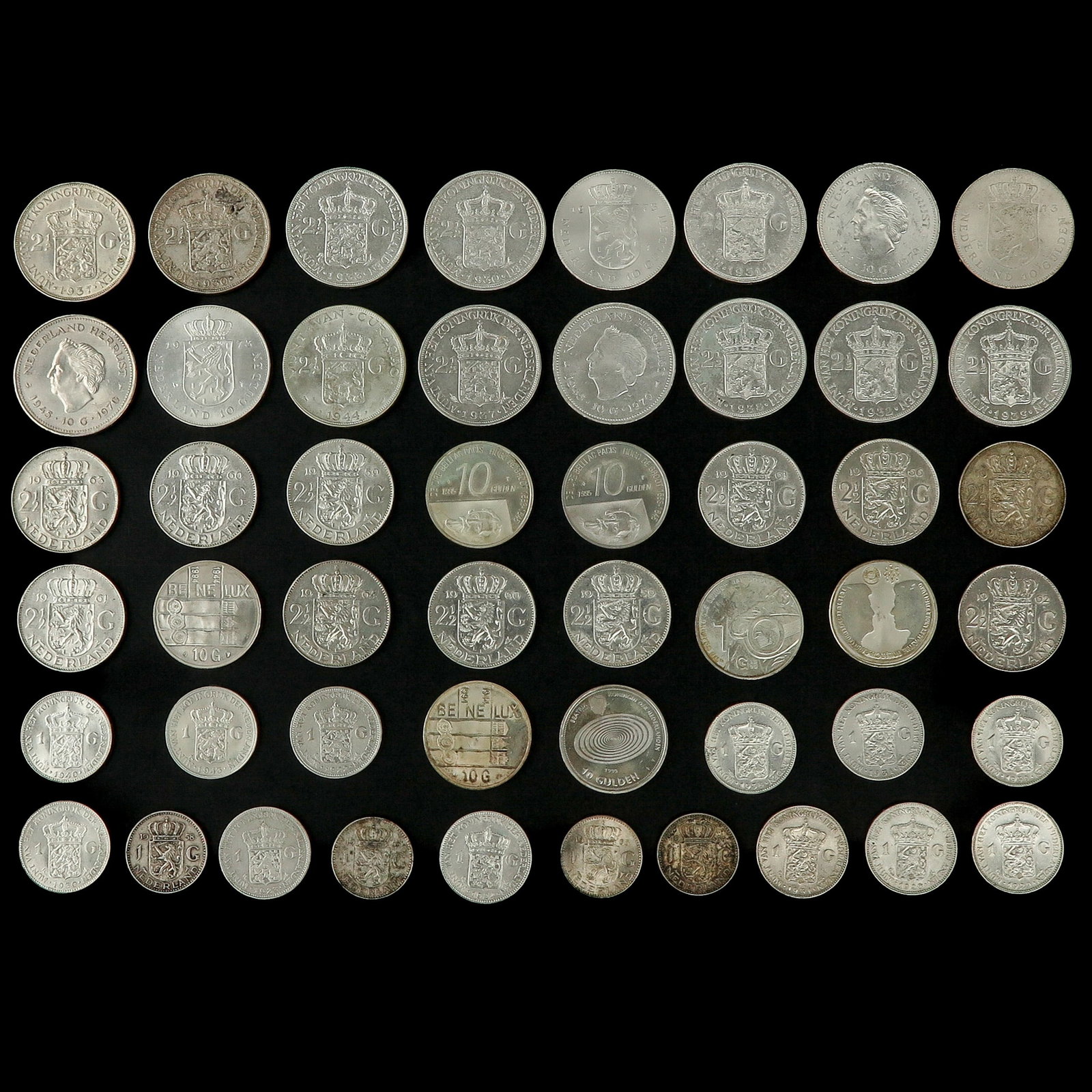 A Group of Silver Coins: Dutch silver coins, incl. 2 1/2 guilders, 1937