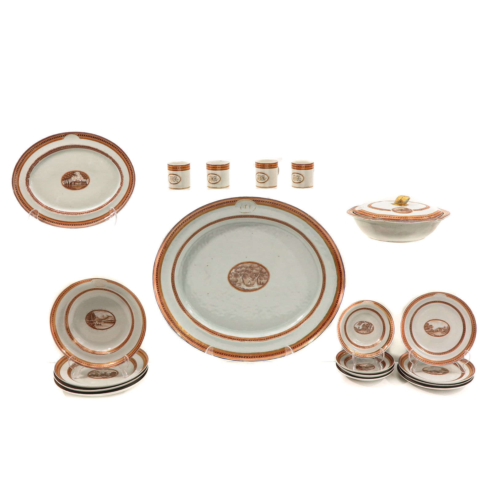 A Large Chine de Commande Service (1 of 10)