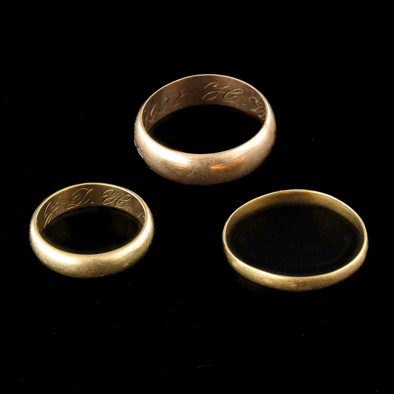 A Group of Three 14KG Rings: consisting of 3 pieces 14KG rings