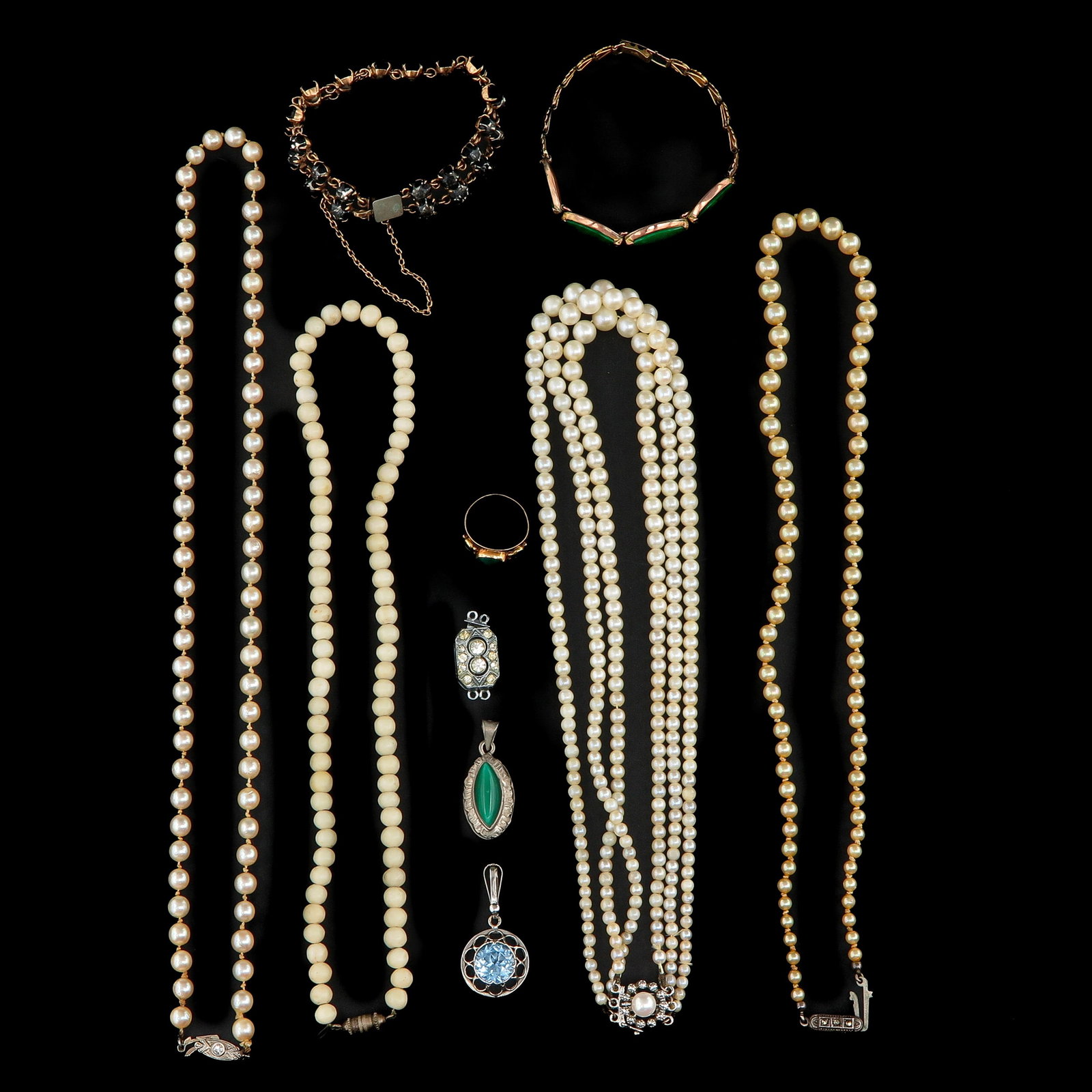 A Various Group of Jewelry: including cultured pearl necklace, length 40 cm.