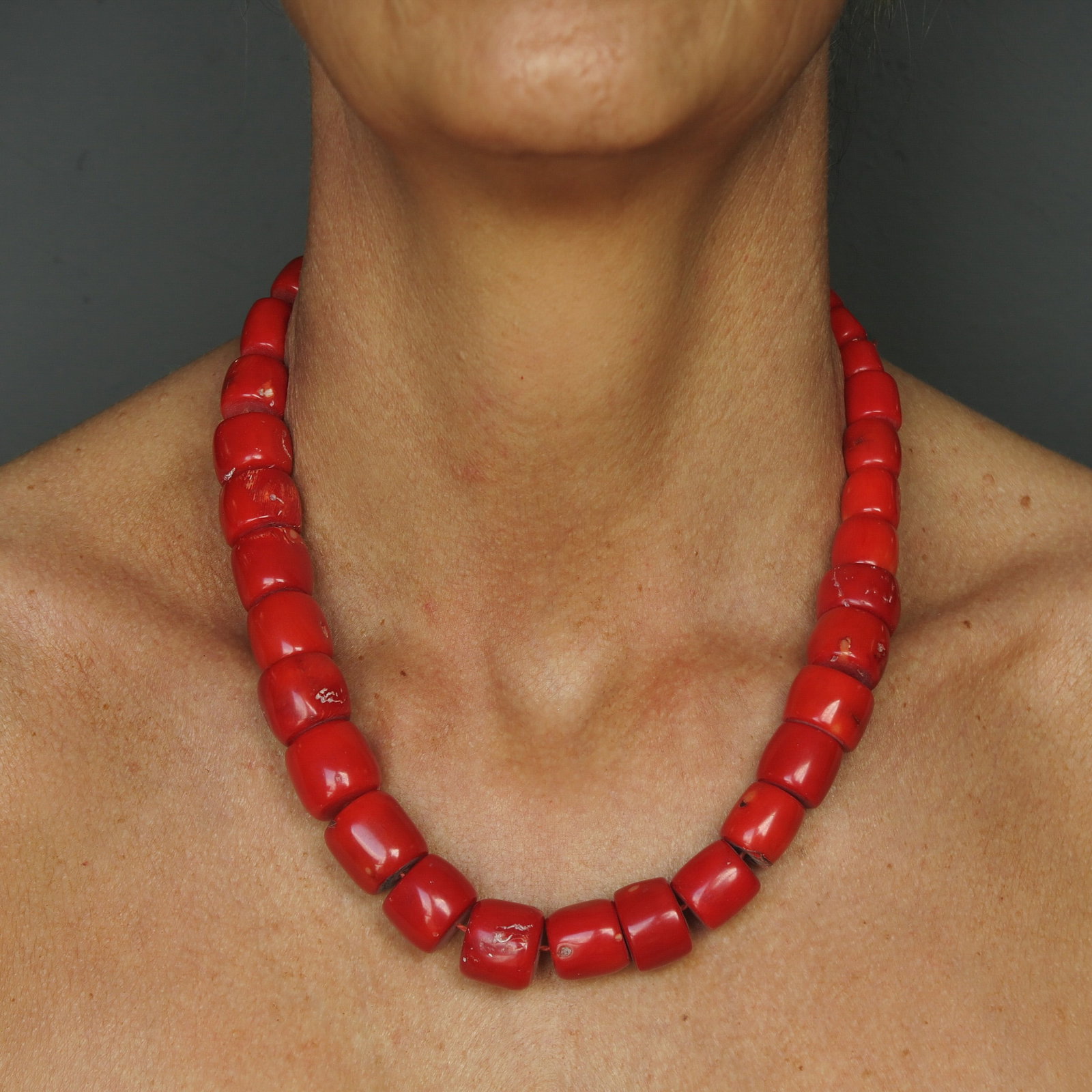 A Bamboo Coral Necklace: bamboo coral, diameter beads 11 - 19 mm.