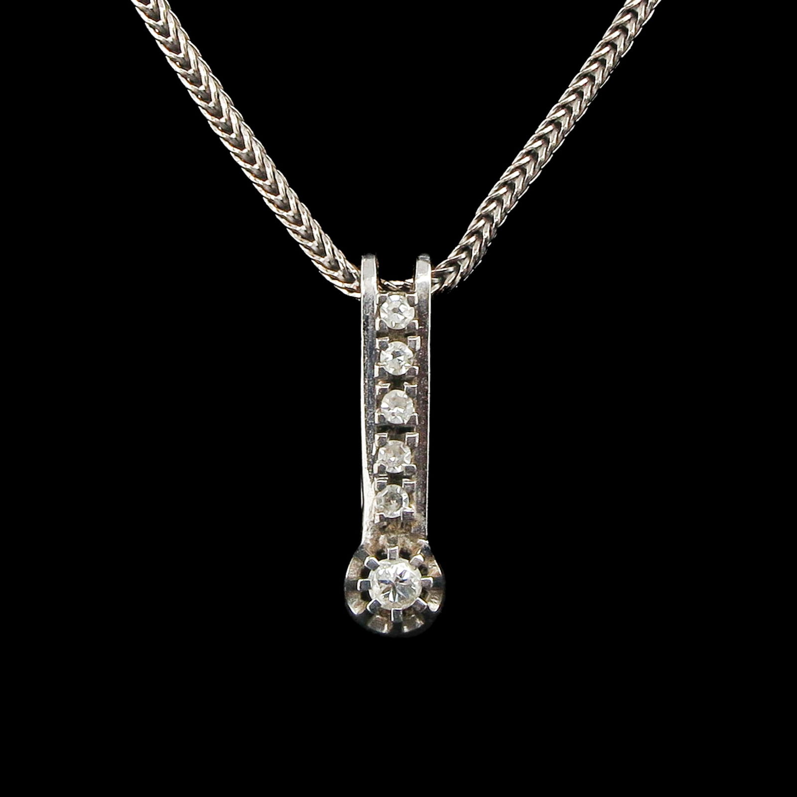 A 18KG Nekclace with Diamond Pendant (1 of 6)