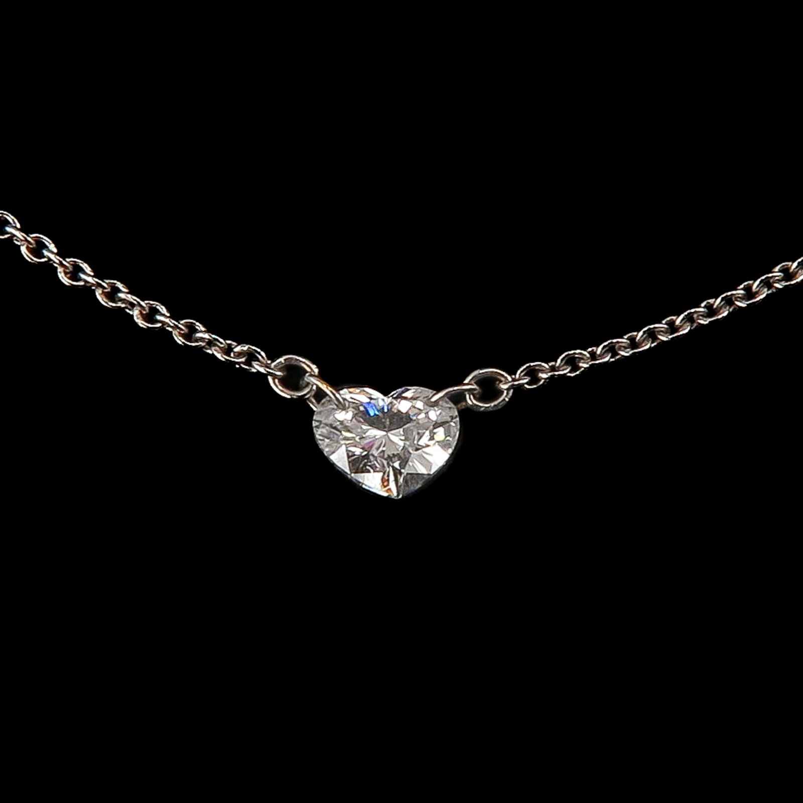 An 18KG Diamond Necklace by Crivelli: by Italian designer Crivelli, with a brilliant cut diamond in the shape of a heart, 0.28 ct., length 40 cm., retail value € 1,390