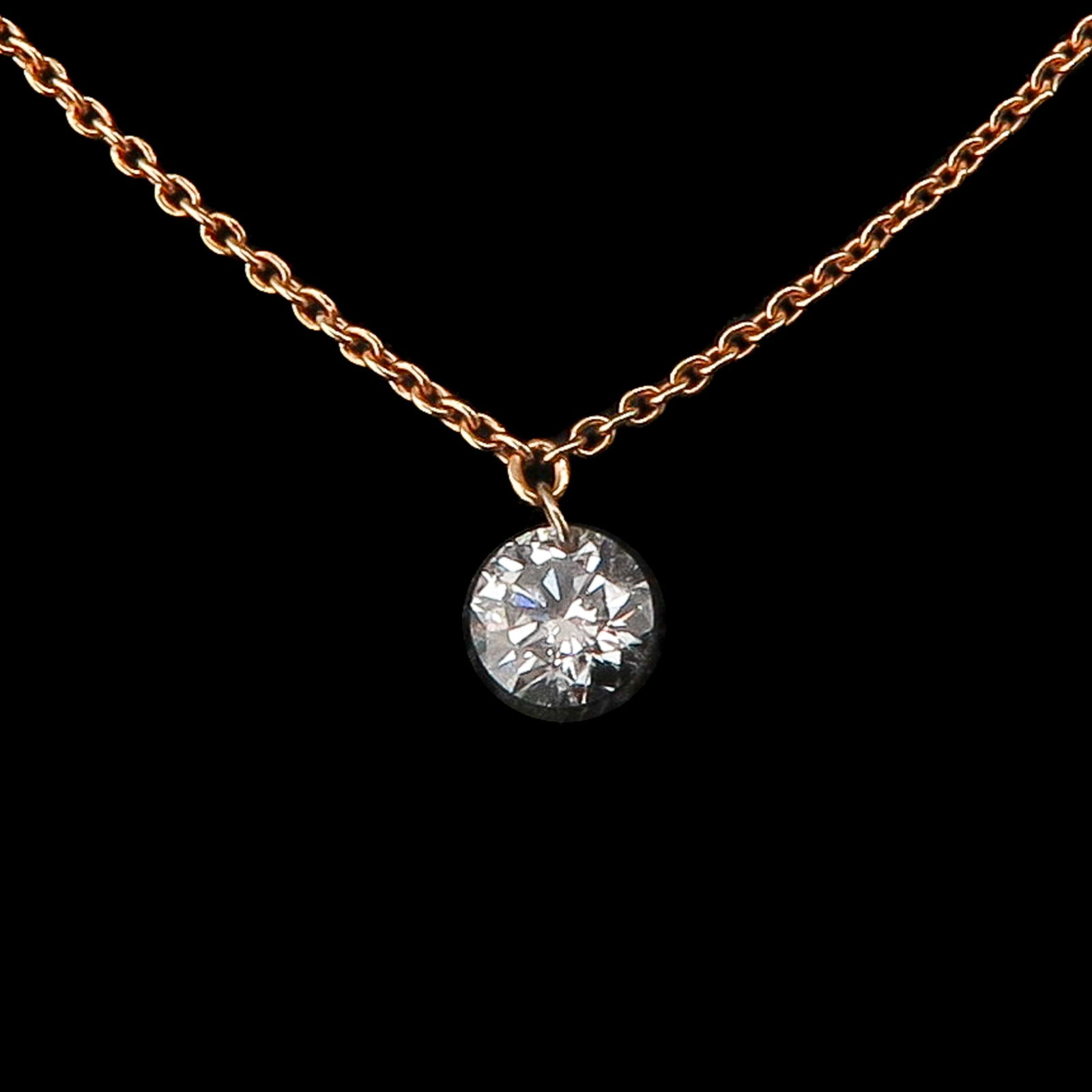An 18KG Diamond Necklace by Crivelli: by Italian designer Crivelli, entitled “Little drop”, set with diamond, 0.20 ct., length 40 cm., retail value € 1,590