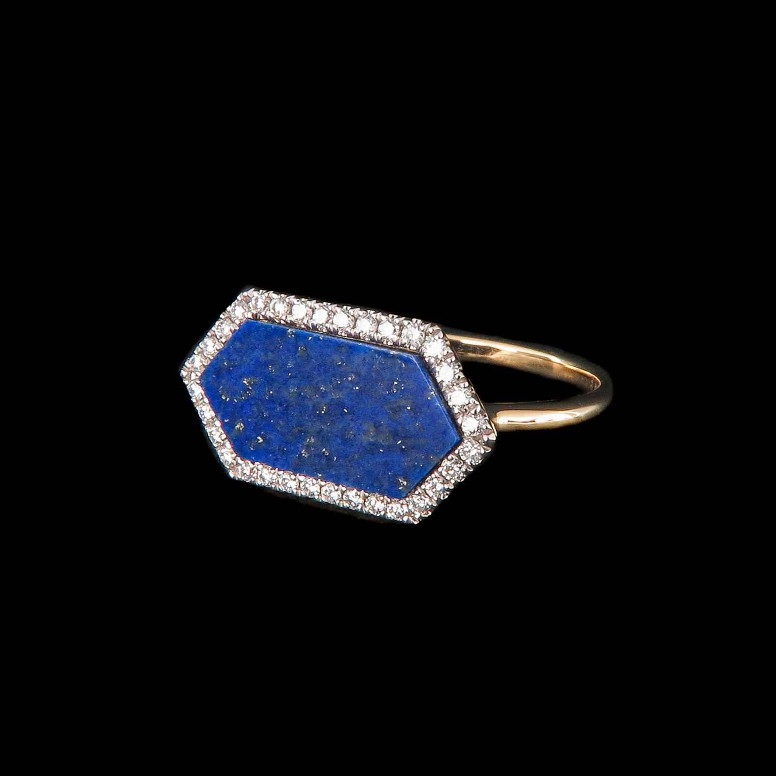 An 18KG Diamond and Lapis Lazuli Ring (1 of 4)