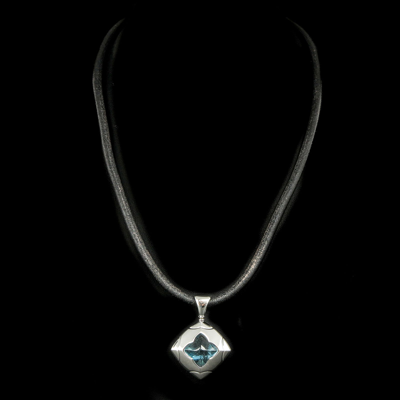 A Bulgari Necklace and Pendant (1 of 5)