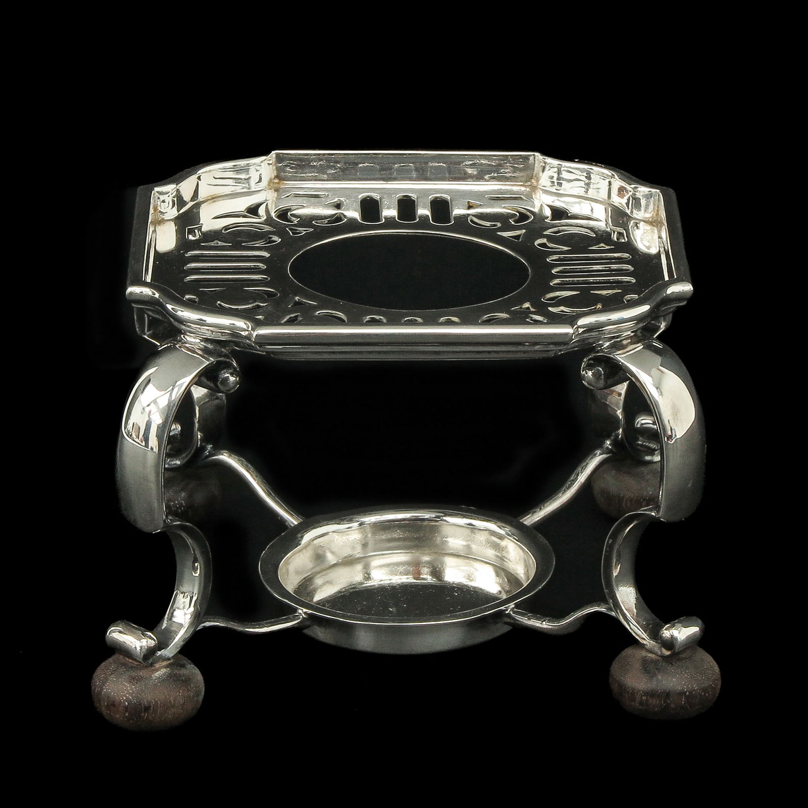 A Sterling Silver Réchaud (1 of 7)