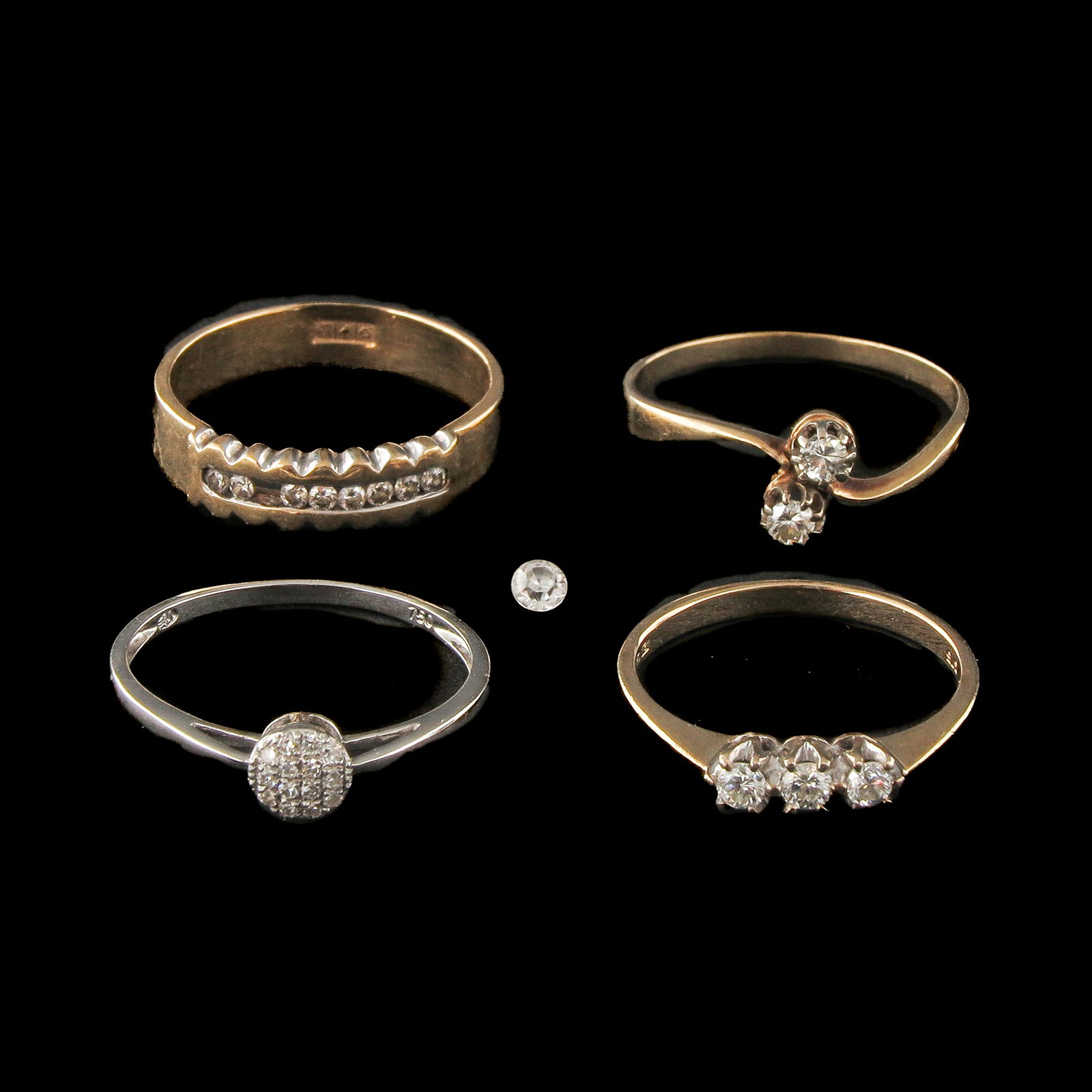 A Group of 4 Rings (1 of 9)