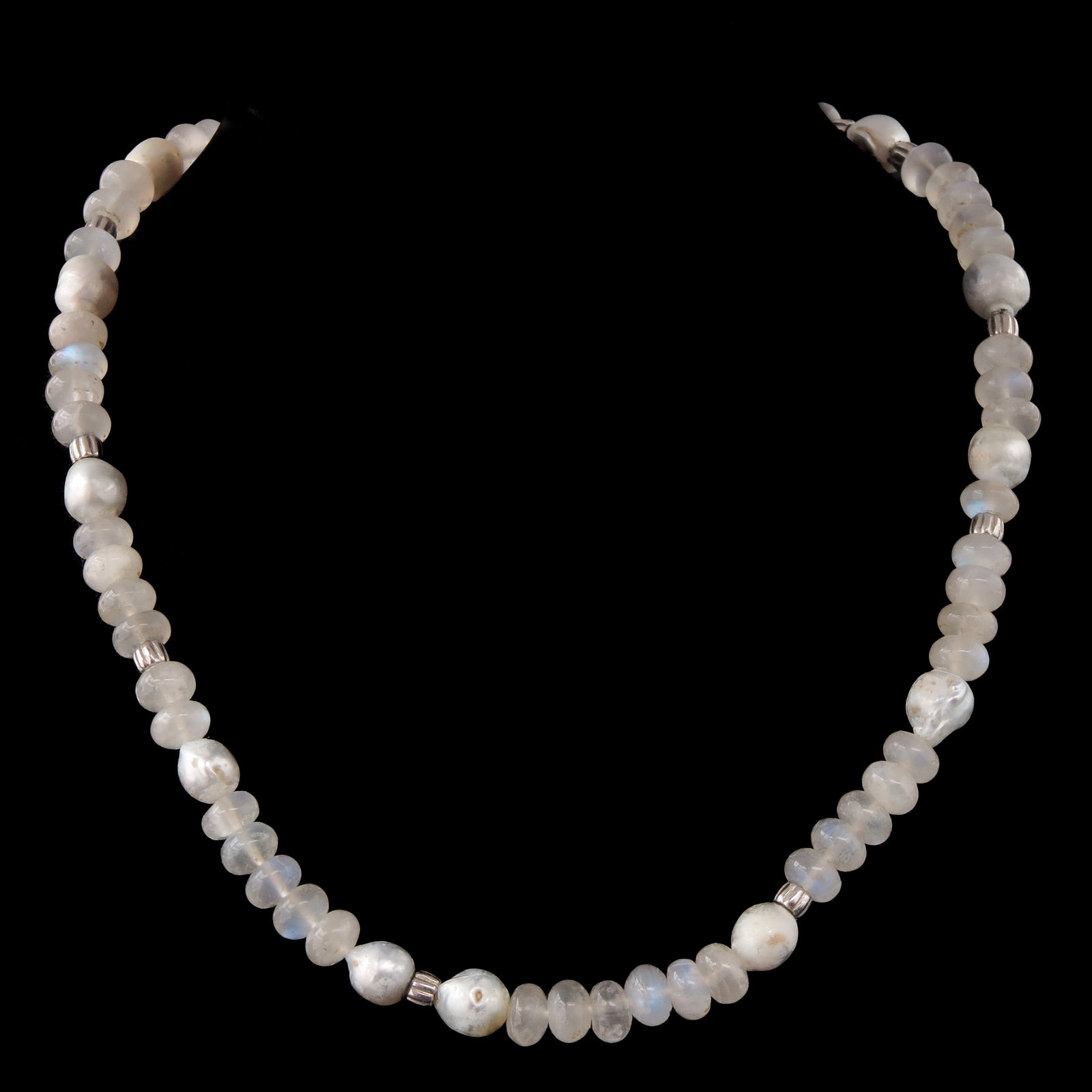A Bron Necklace: Bron, Reflex, with gemstones and white gold, length 46 cm.