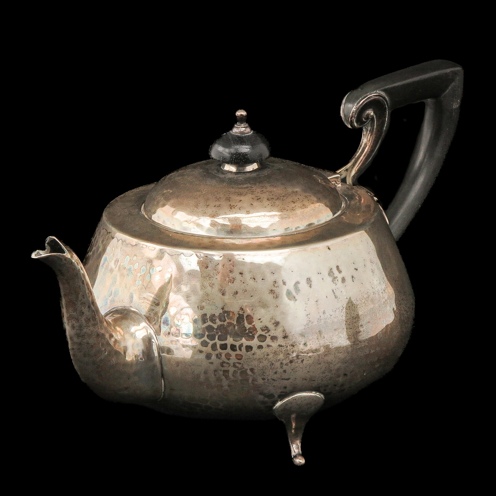 A Silver Coffee Pot: 1st grade silver, England, height 12 cm.