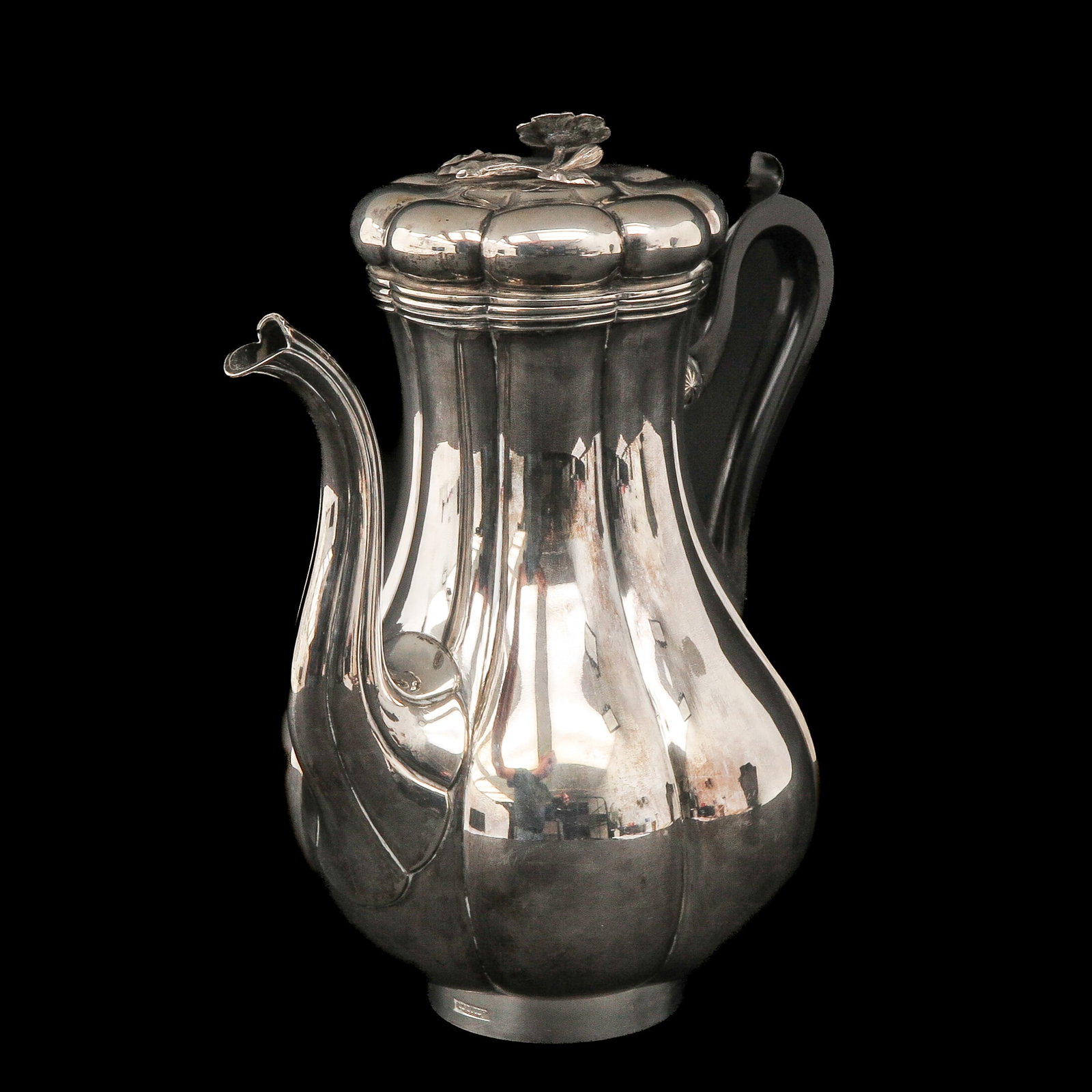 A Silver Coffee Pot: 1st grade silver, Stellingwerf Amsterdam, 19th century, height 23 cm.