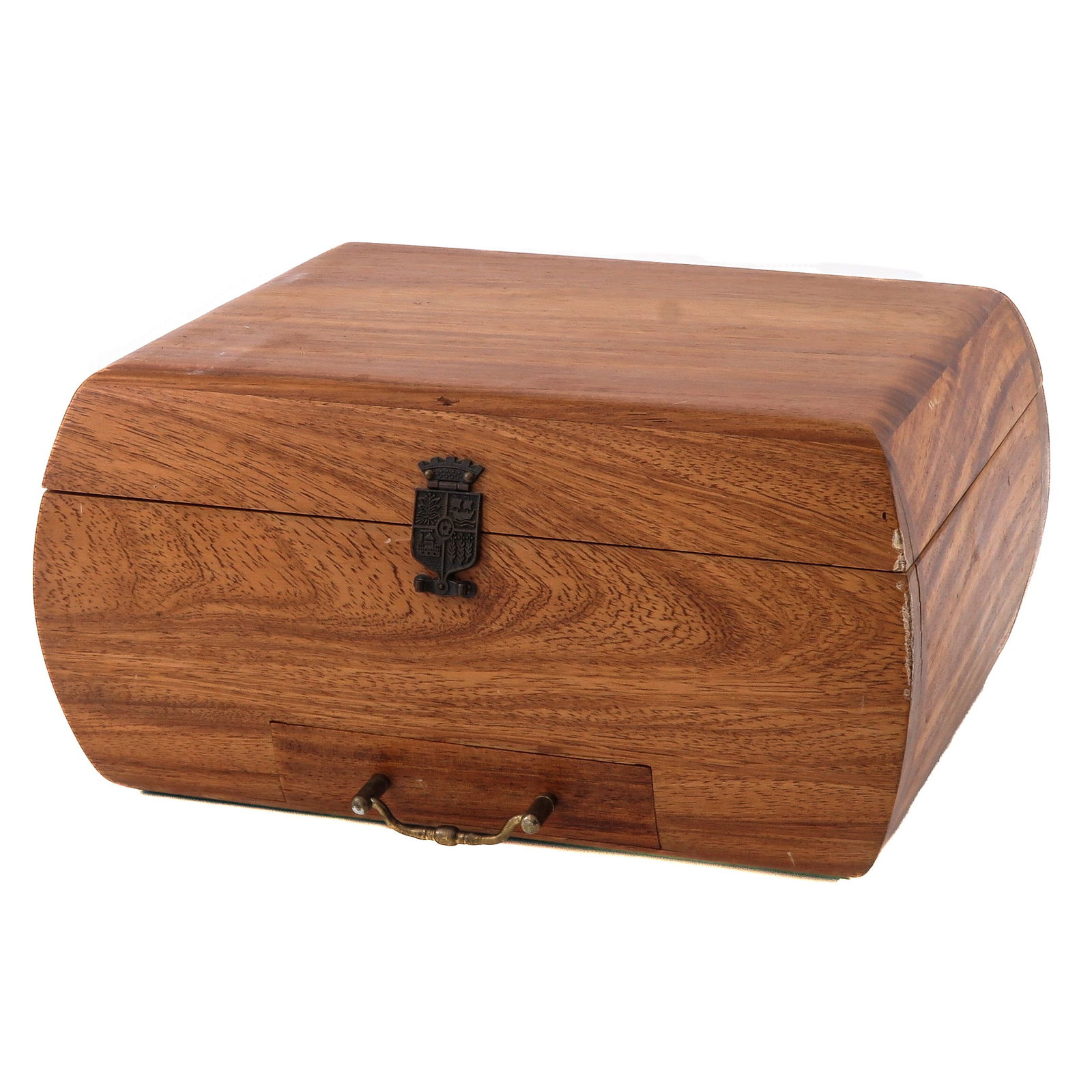 A Hm: With over 50 cigars, including 19 Montecristo cigars, 28 x 16 x 24 cm.