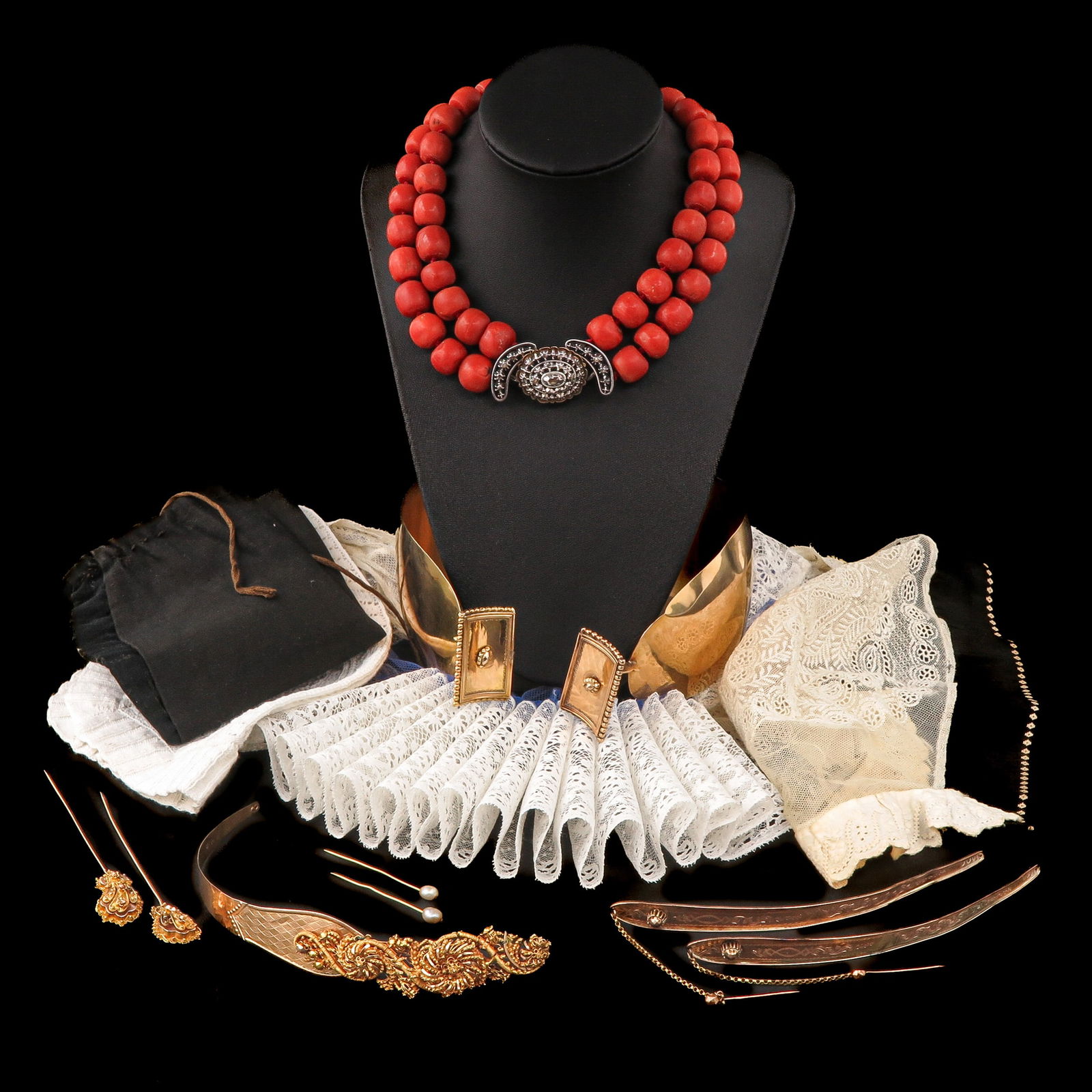 A Set of Traditional Dutch Jewelry (1 of 10)
