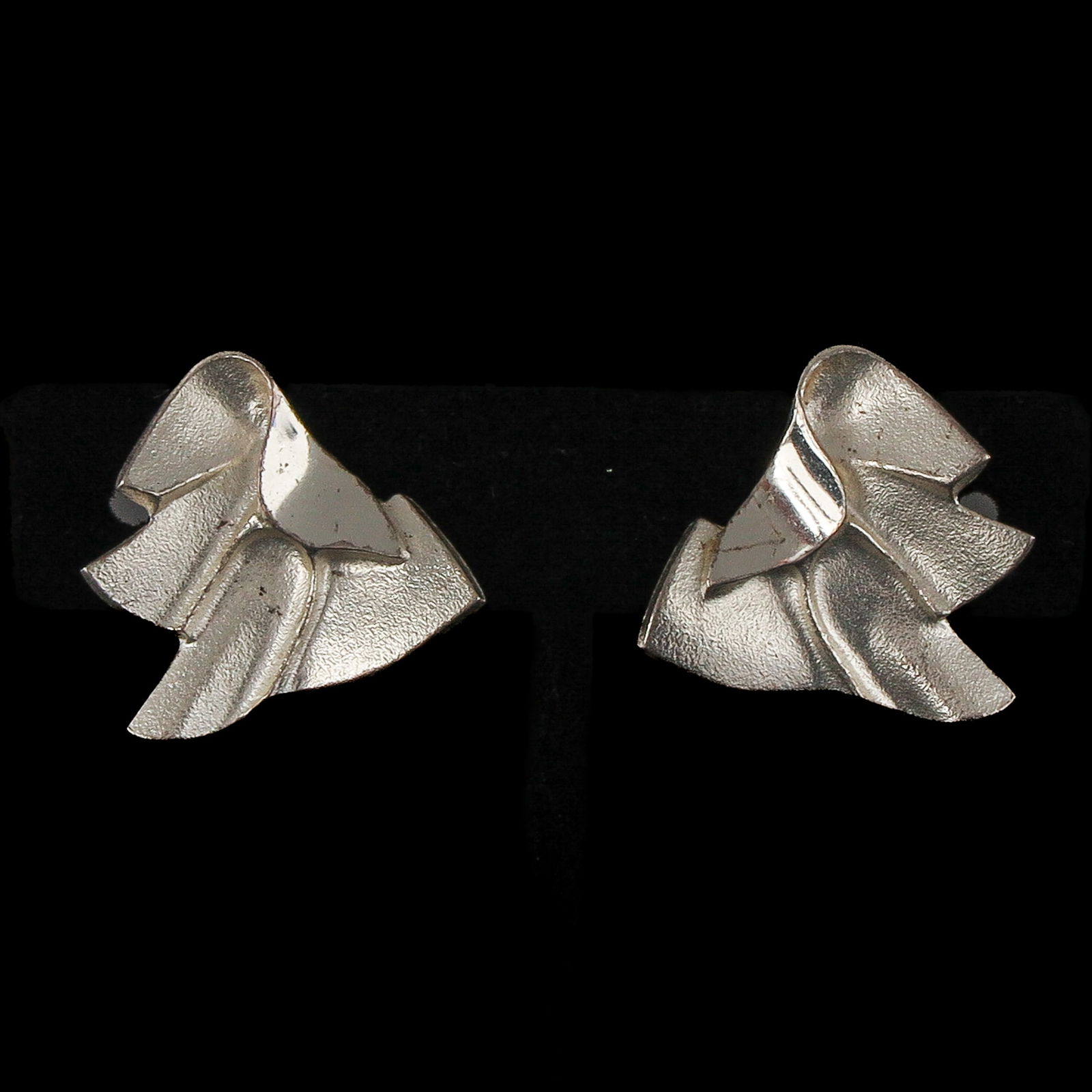 A Pair of Lapponia Earrings: Earrings, Lapponia, sterling silver, from the 1970s, length 25 mm.