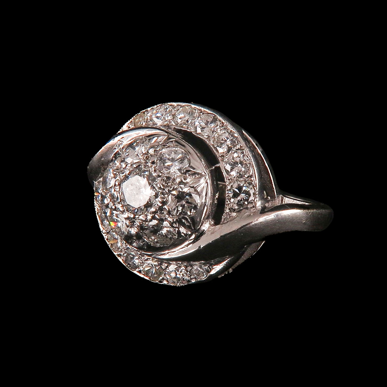 An 18KG  Diamond Ring (1 of 3)