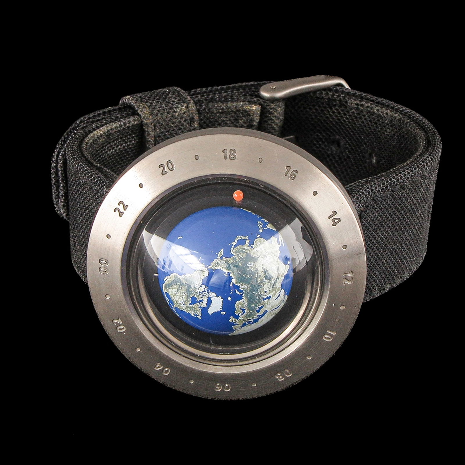 A Mens Seiko Thing the Earth Watch: Seiko, Think the Earth, case diameter 45 mm, serial number 151731