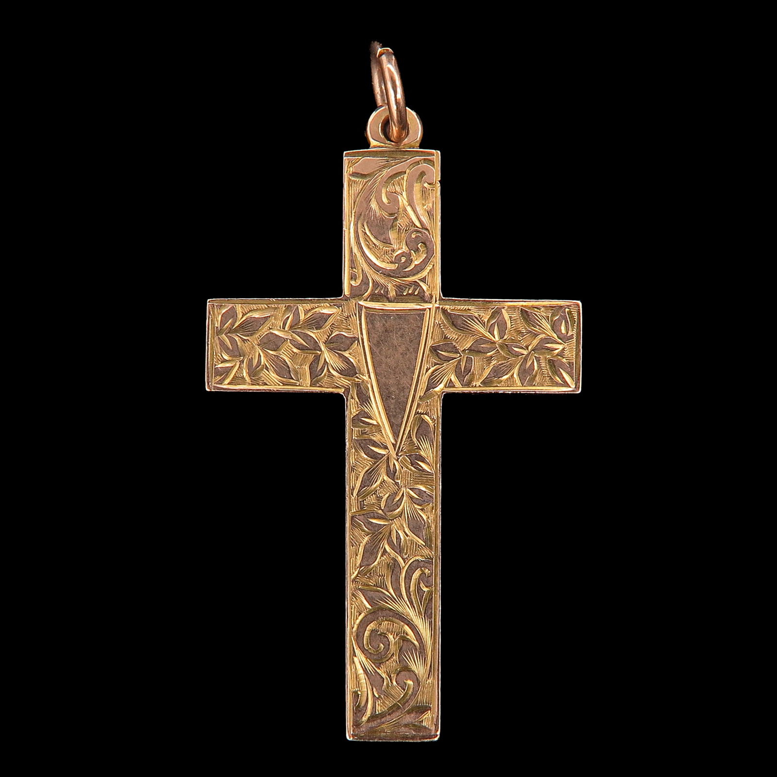 An 8KG Cross Pendant (1 of 3)