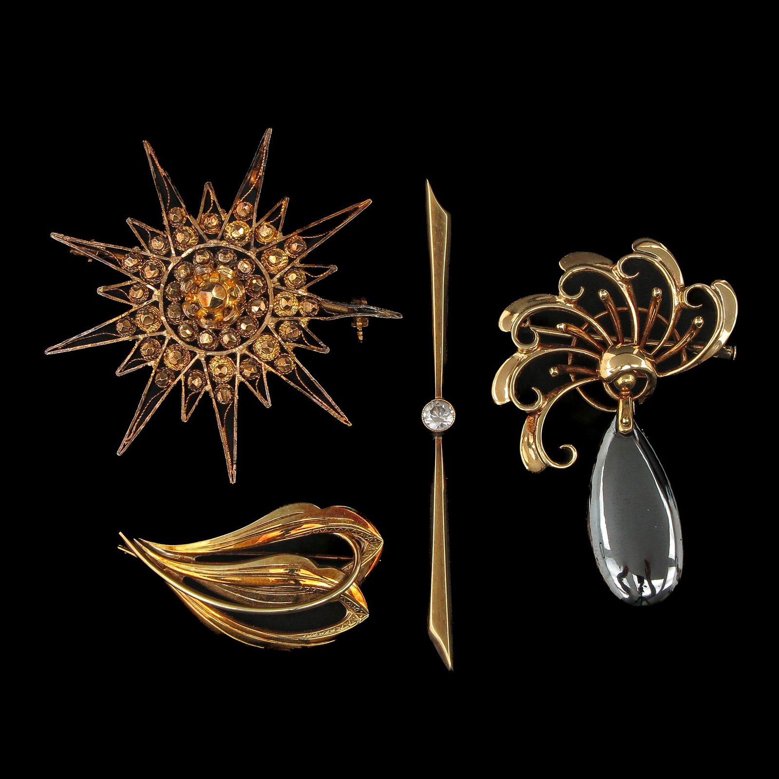 A Group of 4 Brooches (1 of 9)