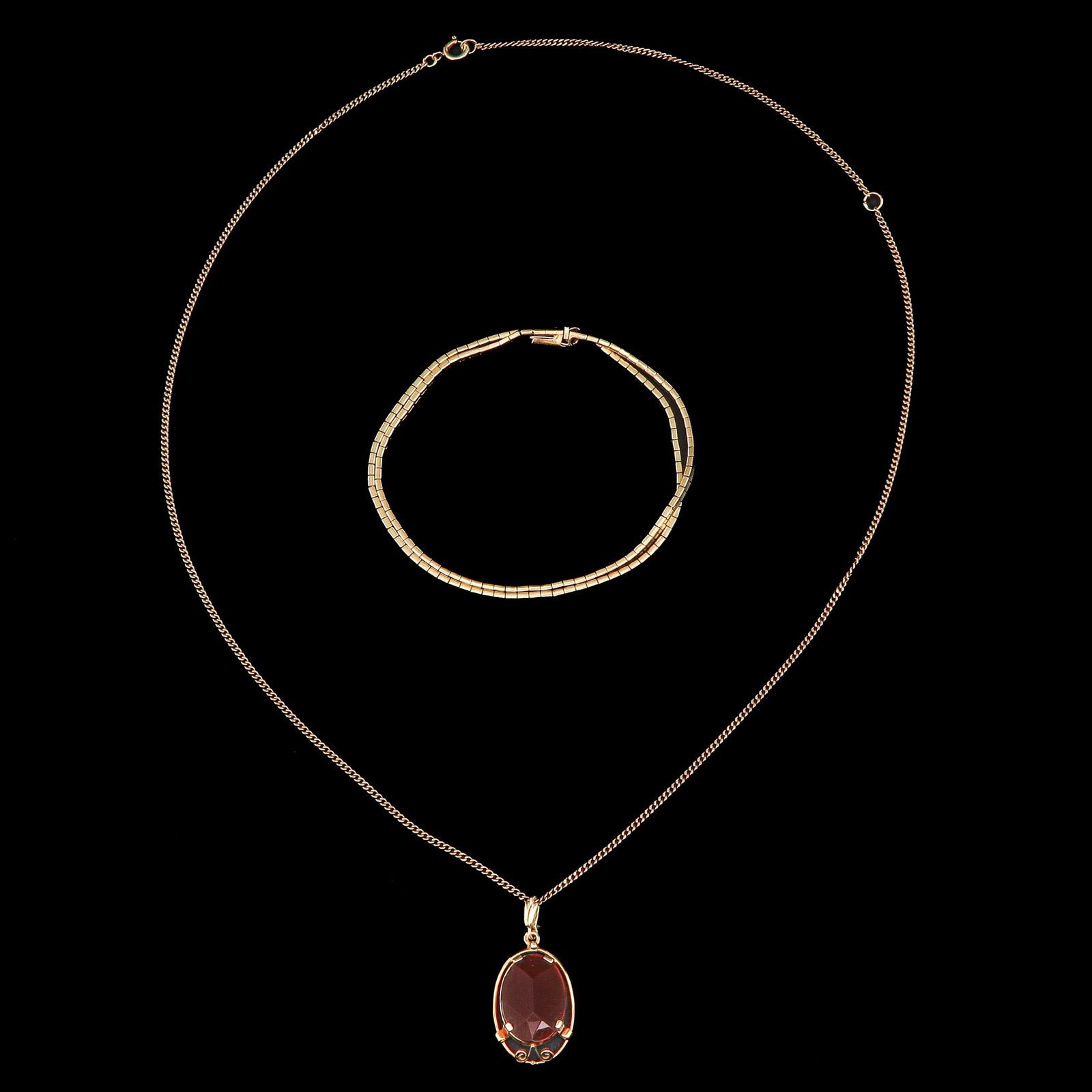 A Lot of 2 14KG Necklaces (1 of 7)