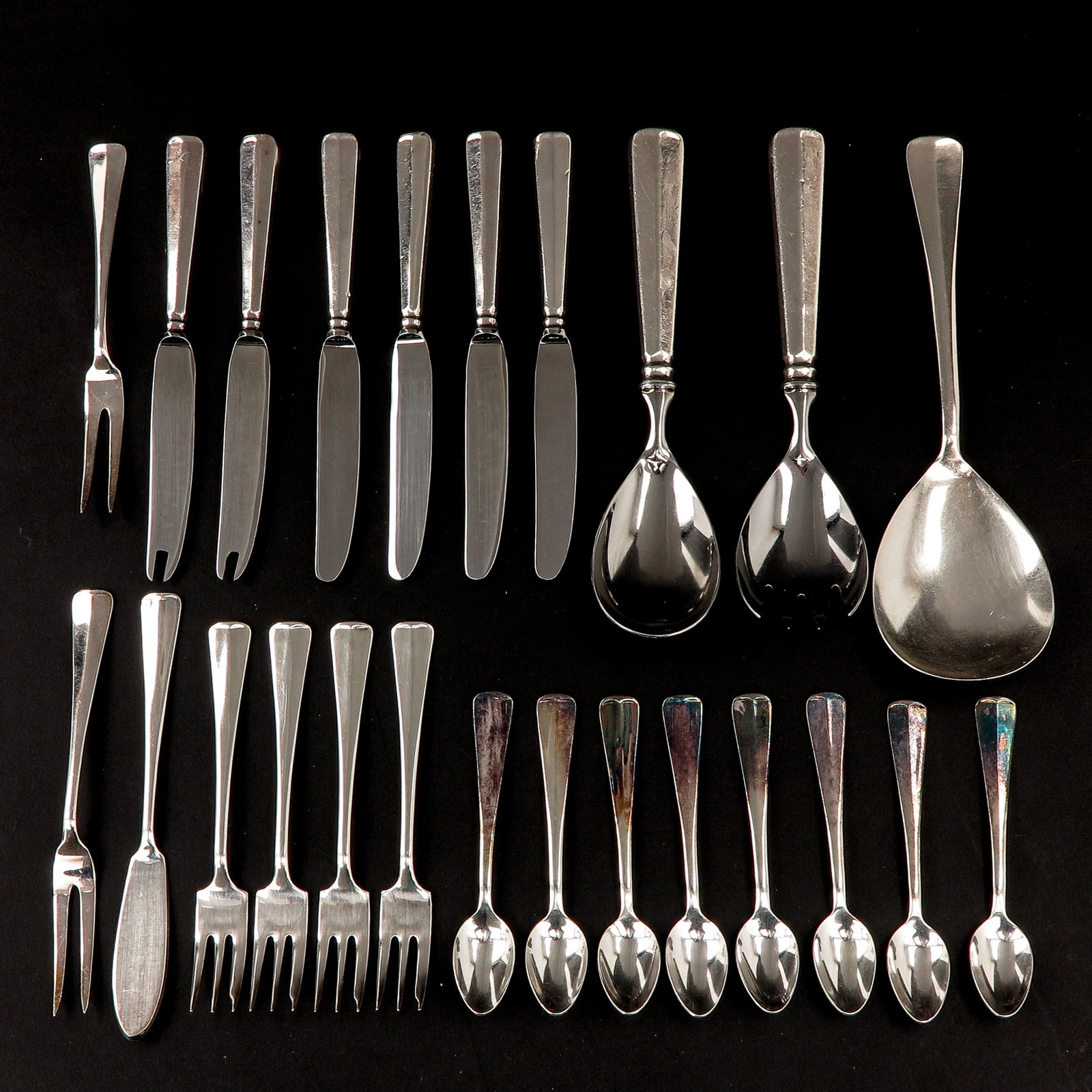 A Lot of Silver Cutlery: Silver cutlery 999/1000