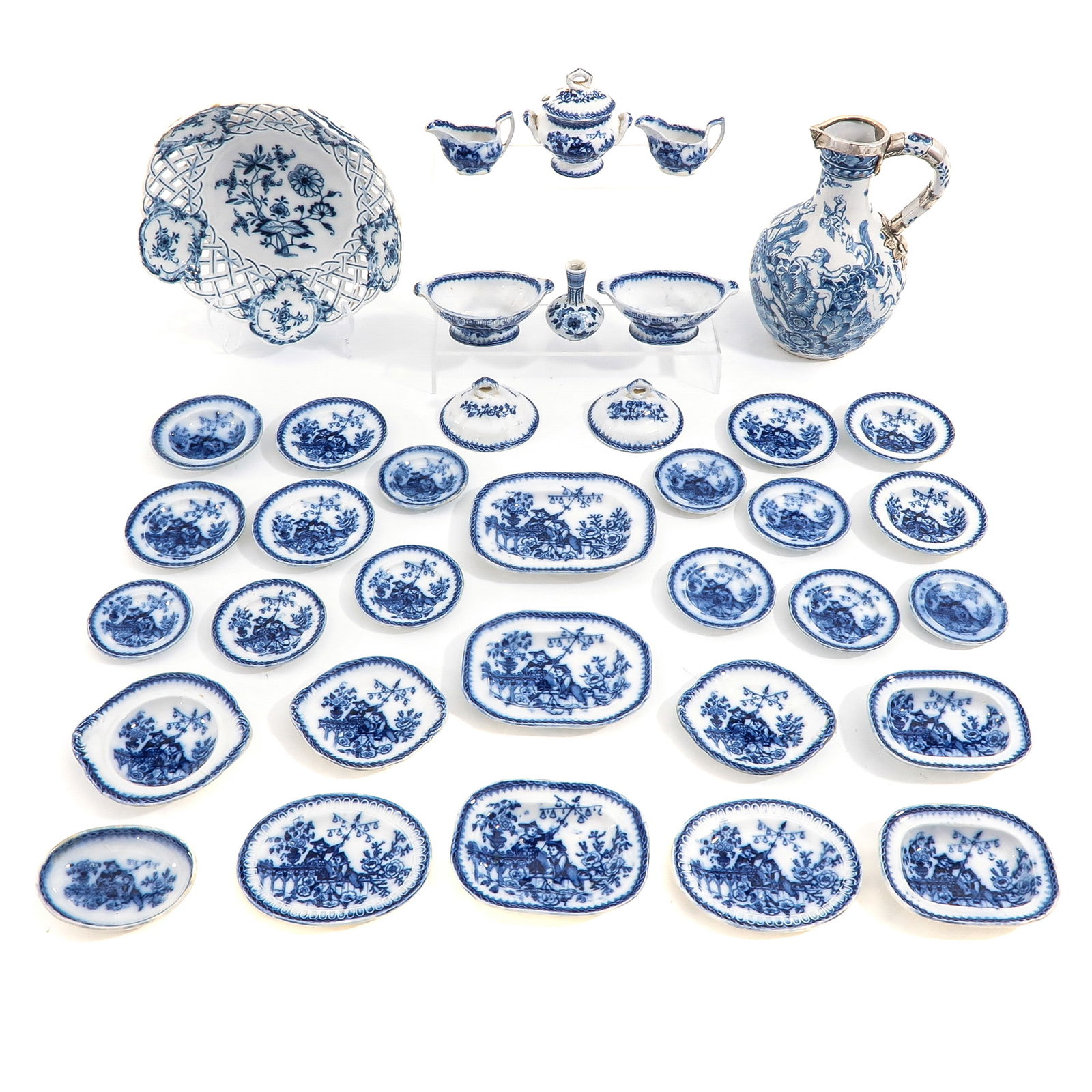 A Group of European Porcelain (1 of 10)